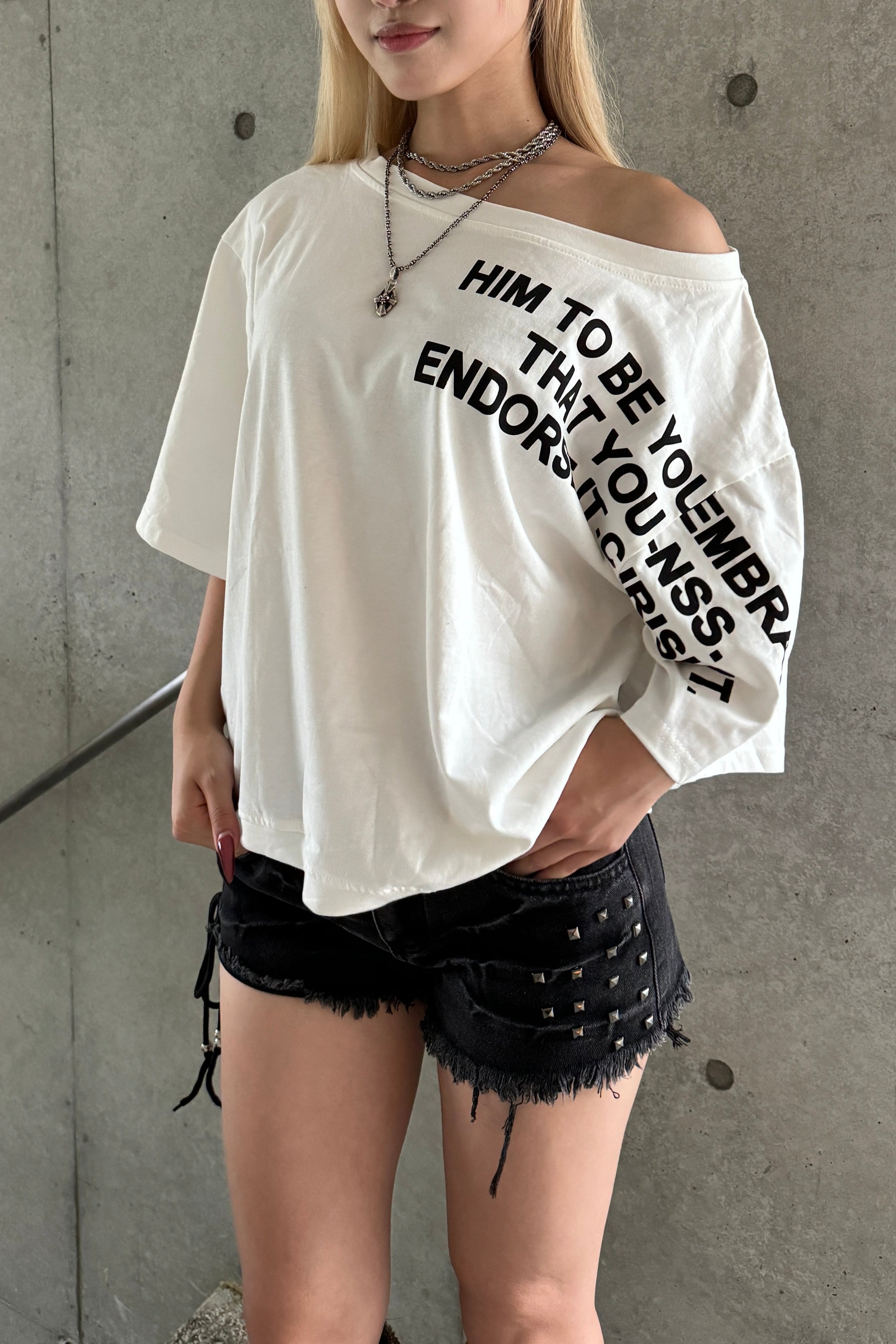 one shoulder lettering over T KSG20915
