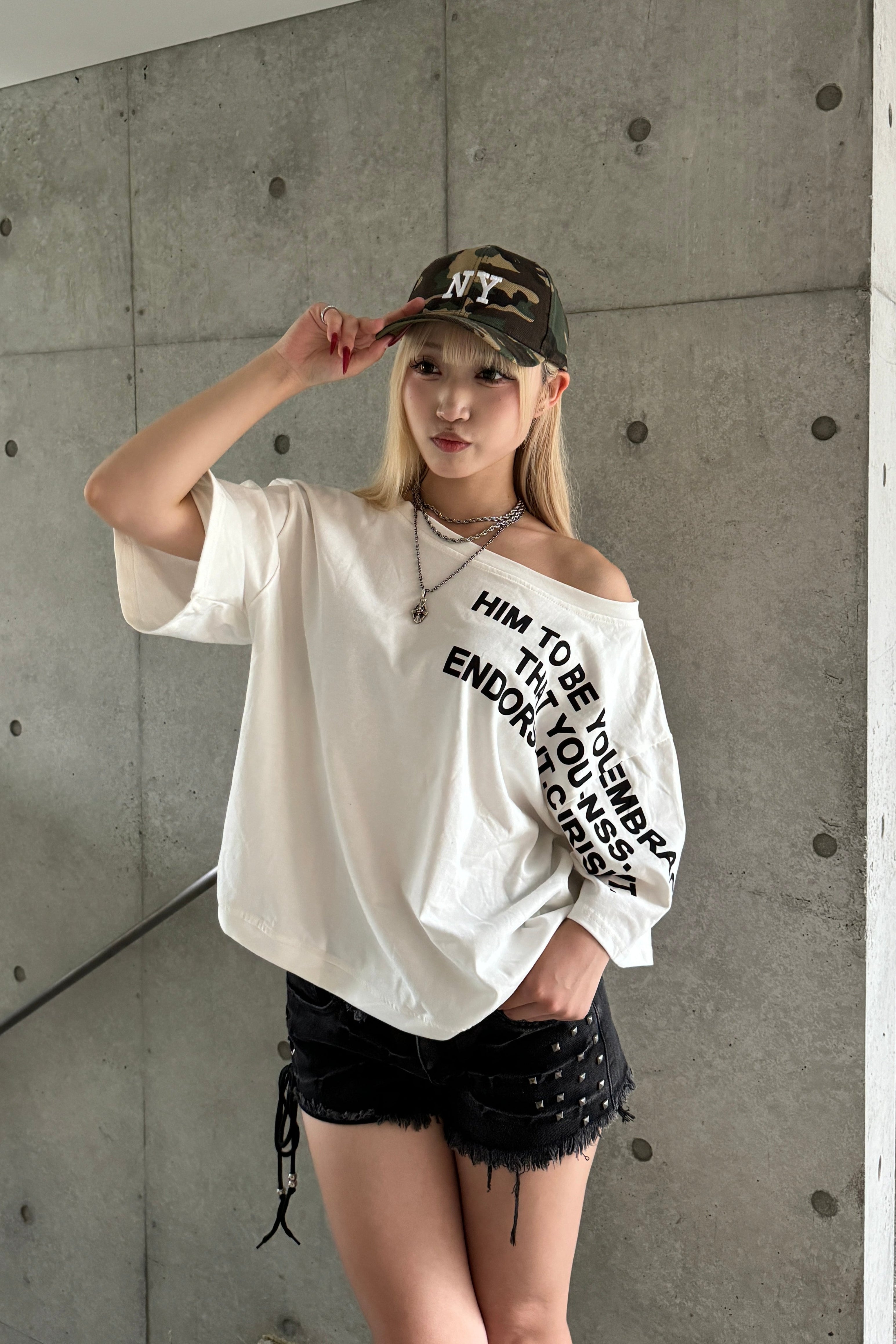 one shoulder lettering over T KSG20915