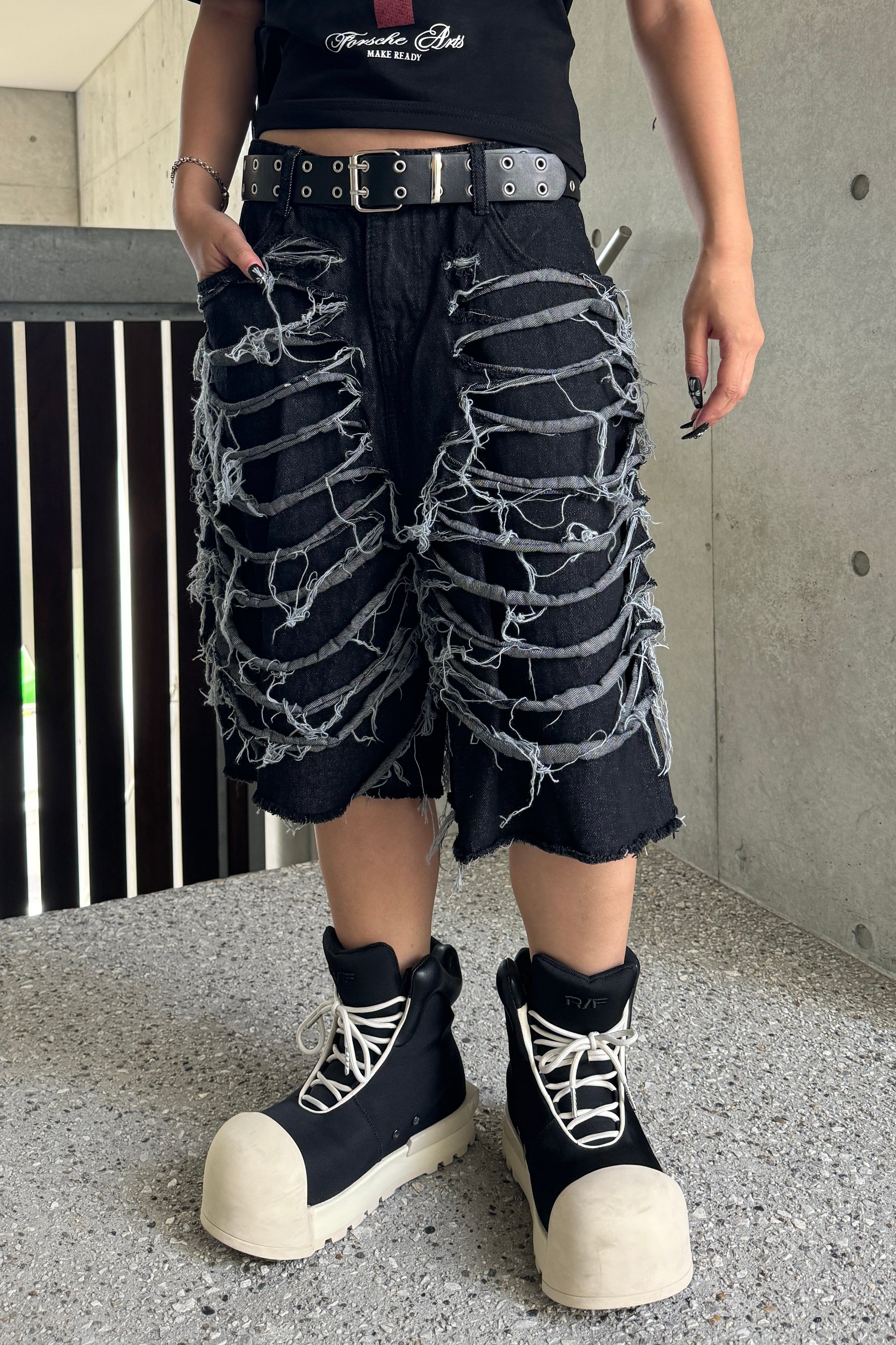 destroyed denim half pants KSG19309