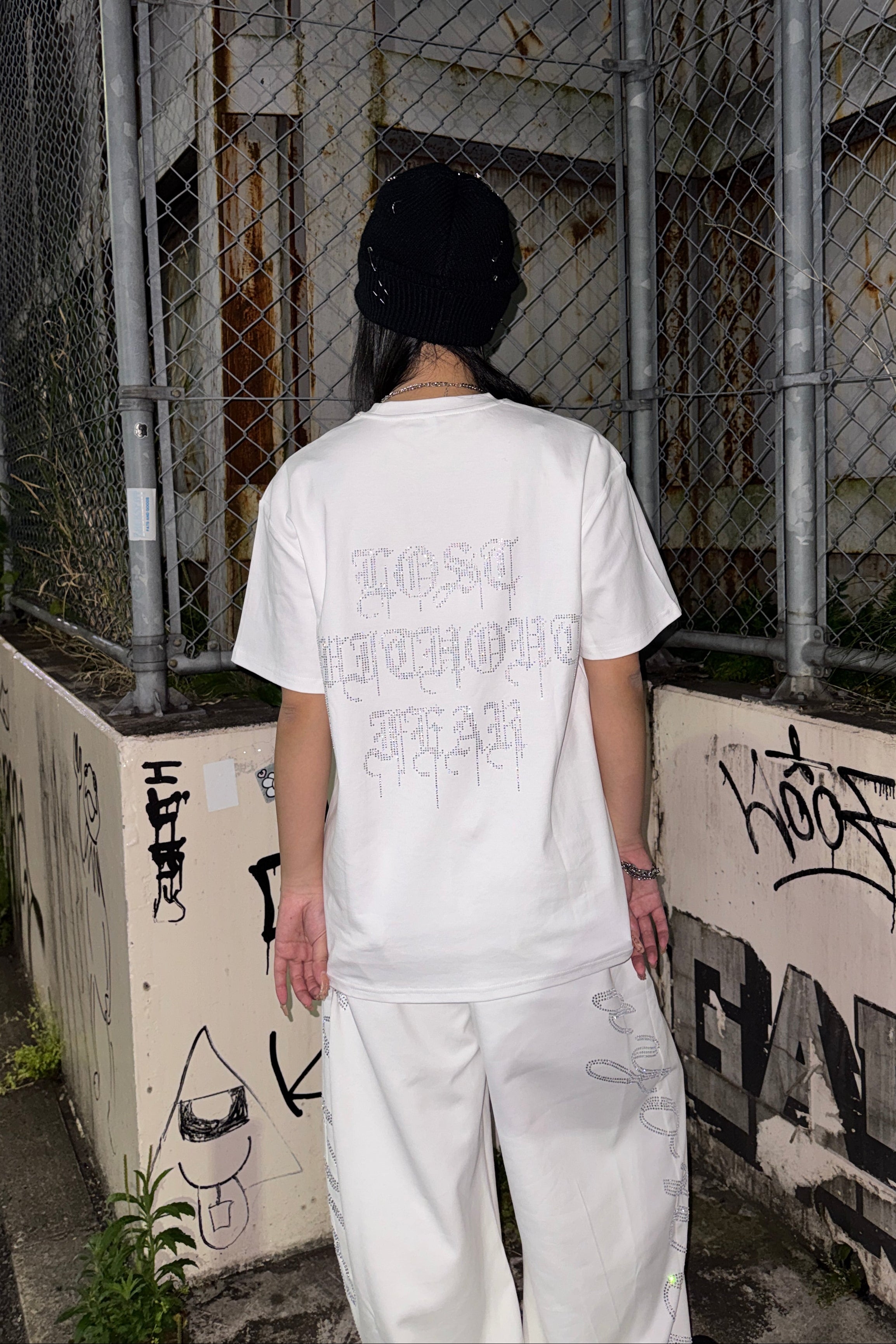 バックレタリングビジューTシャツ KSG21293