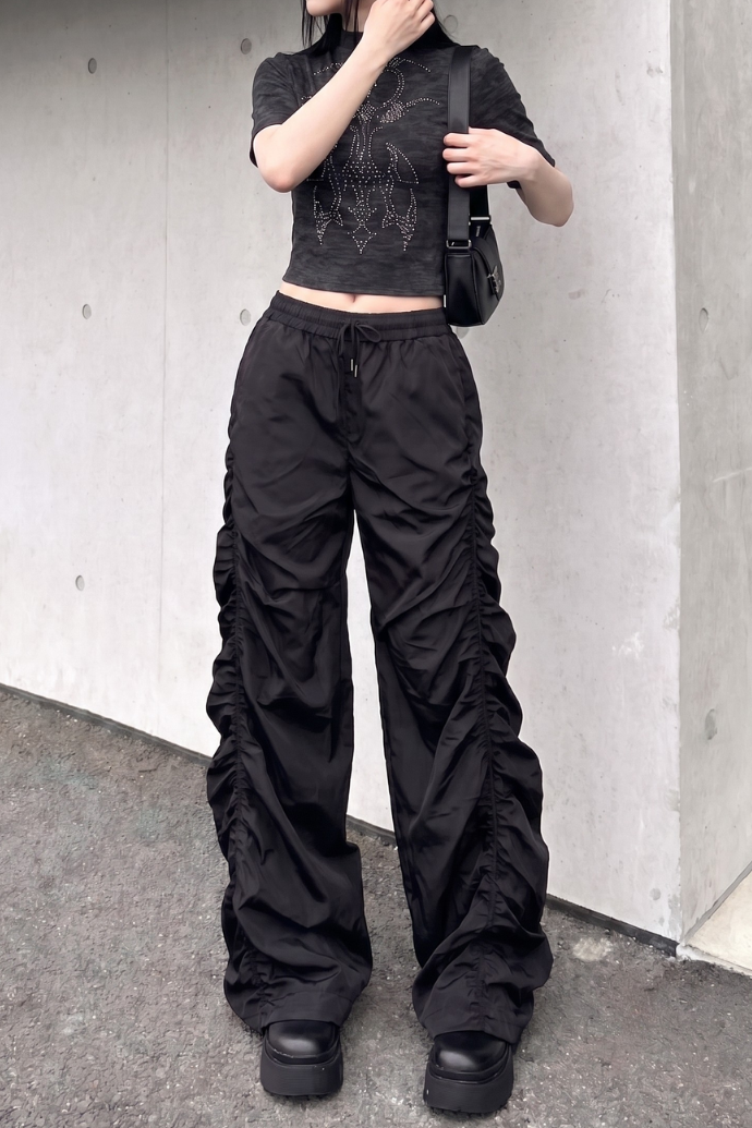 グラフィックトライバルスタッズTシャツ KSG21345