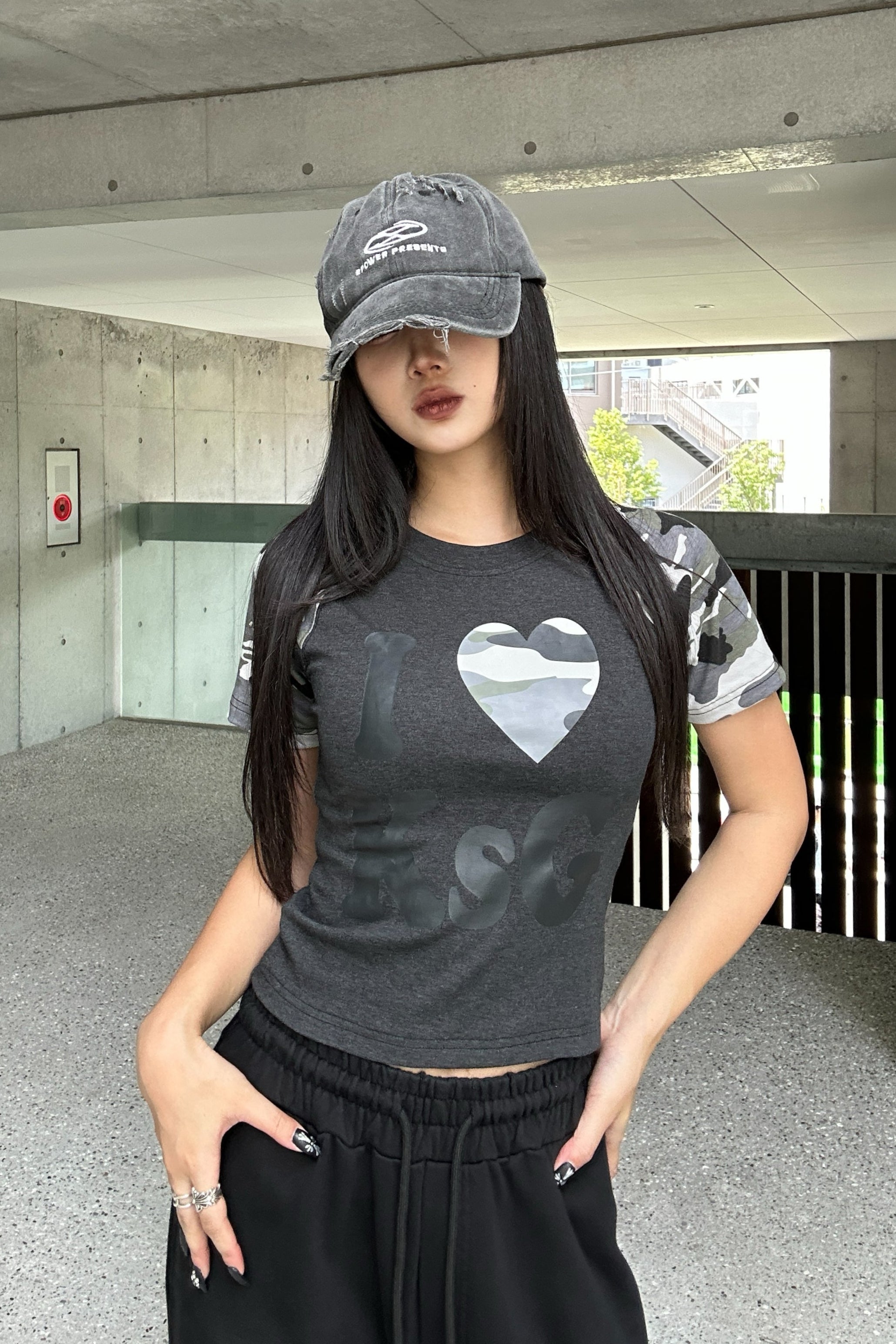 カモフラージュLOVEクロップドTシャツ KSG20930