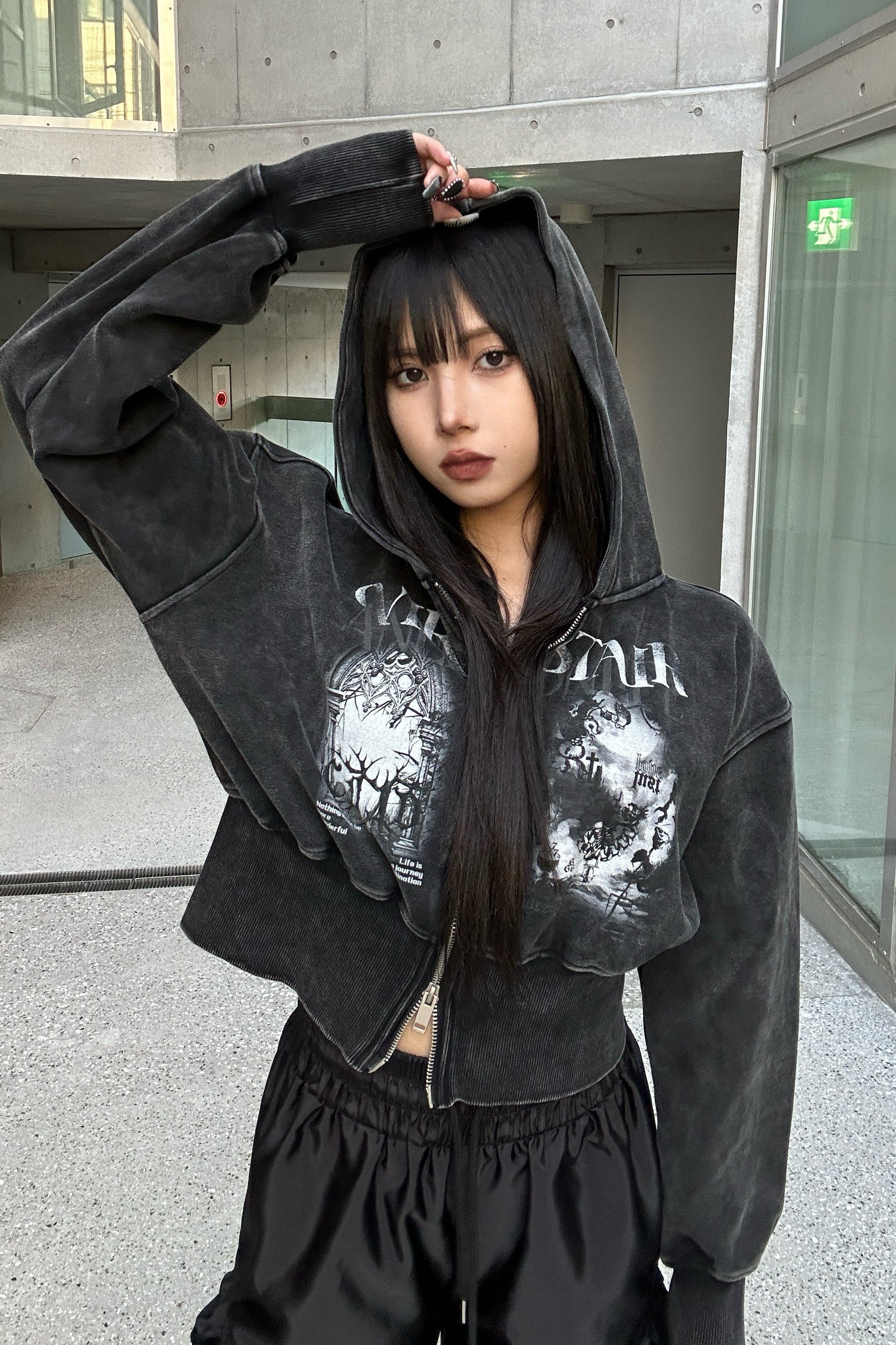 ヴィンテージグラフィッククロップドパーカー KSG21155