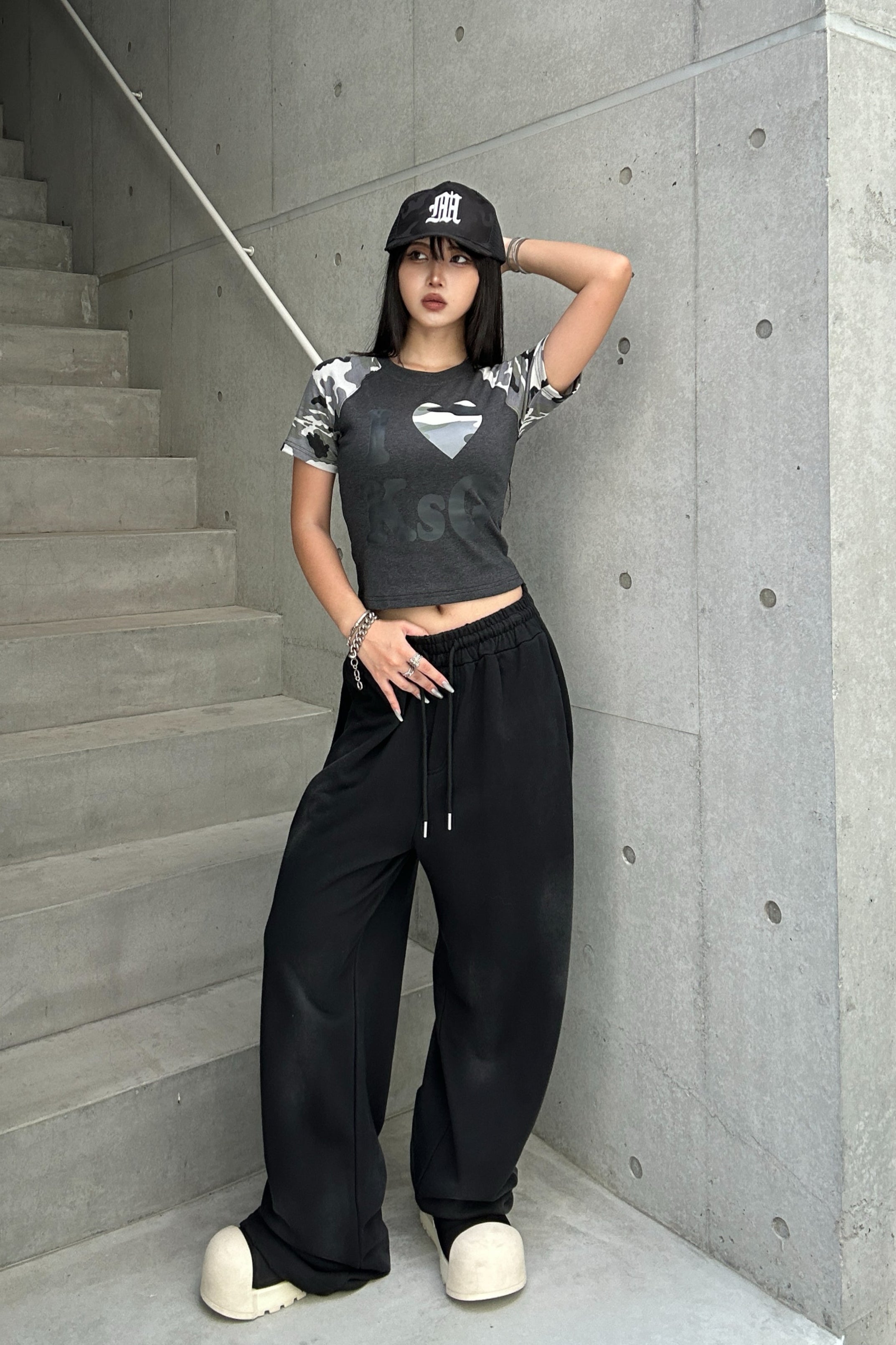 カモフラージュLOVEクロップドTシャツ KSG20930