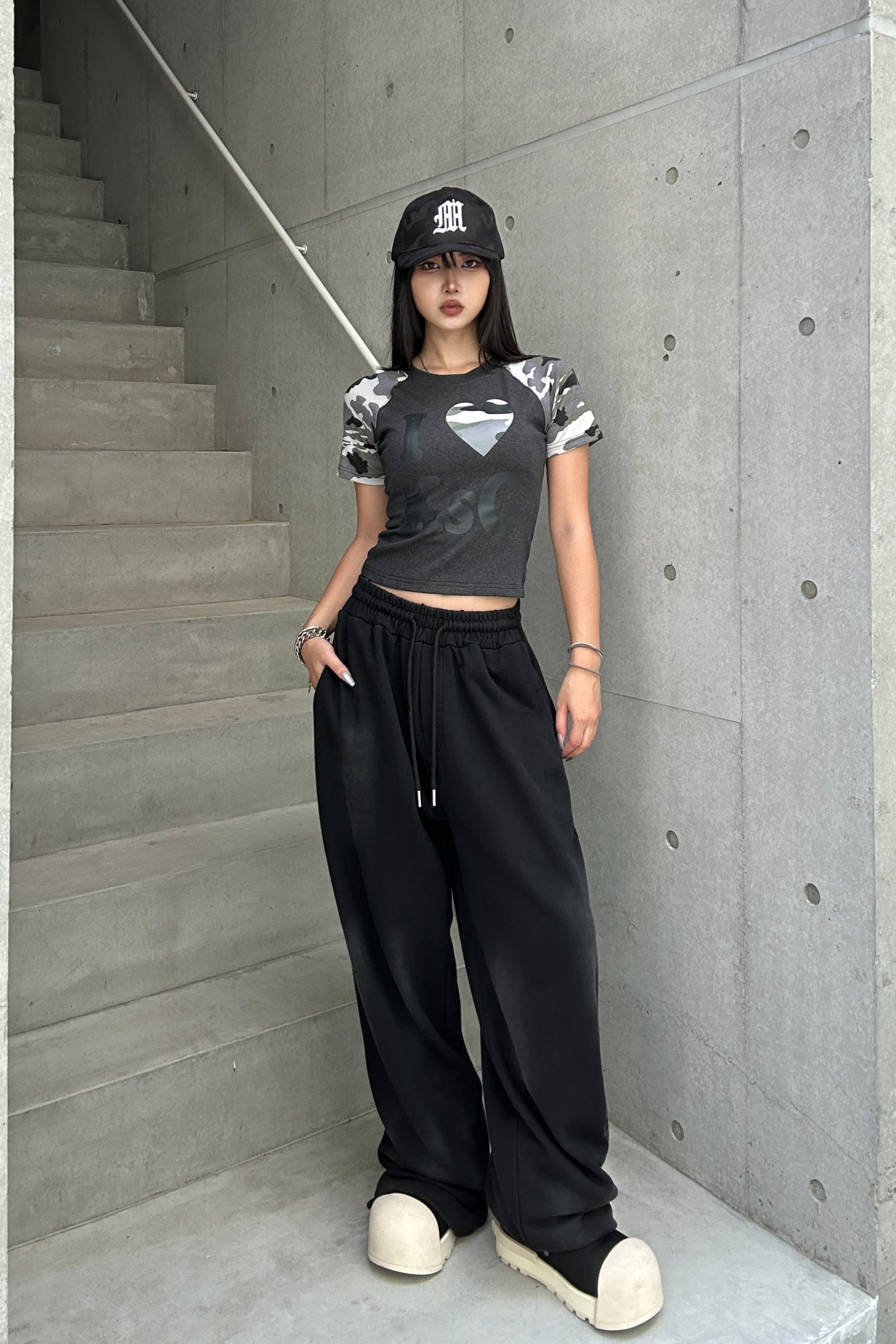 カモフラージュLOVEクロップドTシャツ KSG20930