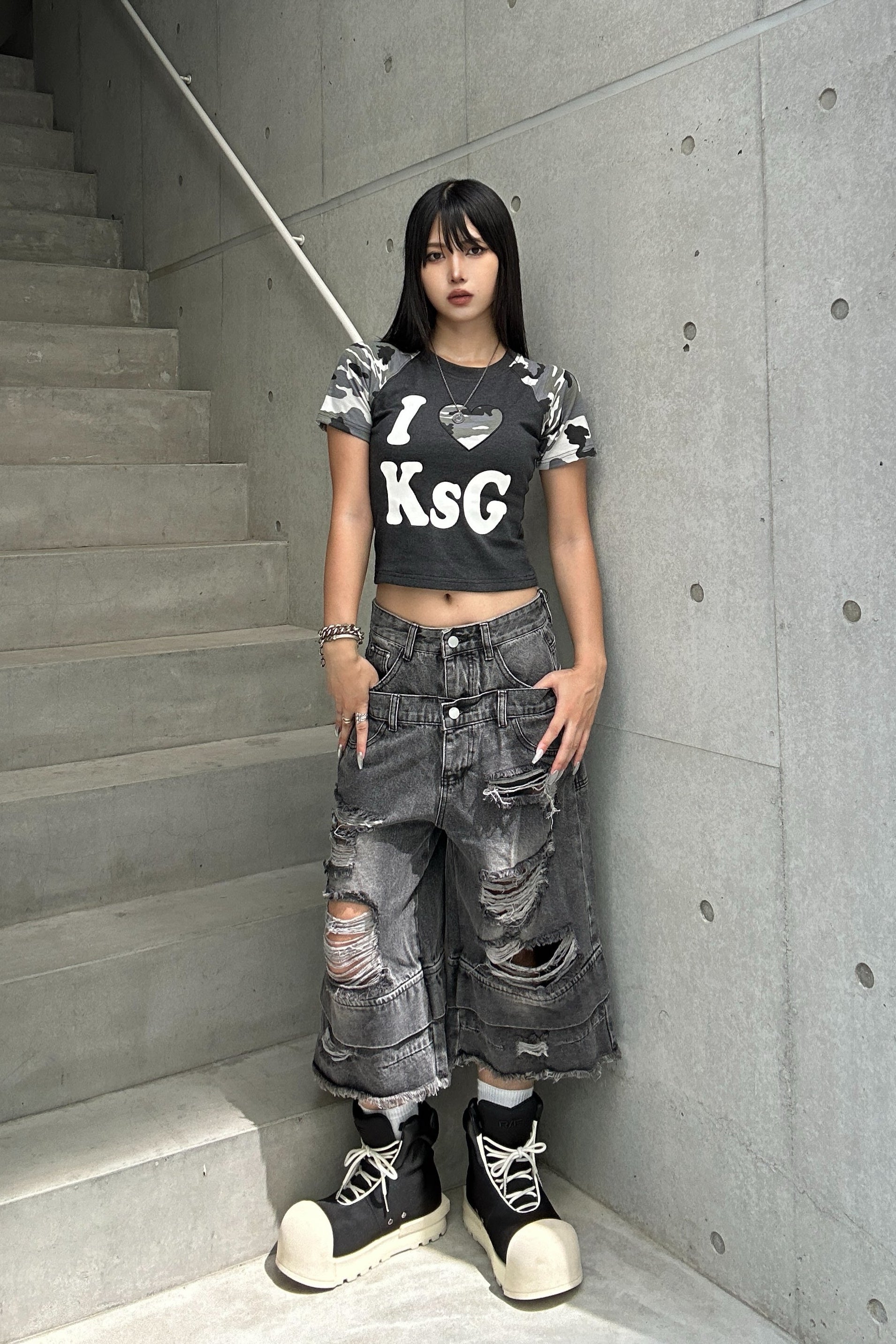 カモフラージュLOVEクロップドTシャツ KSG20930