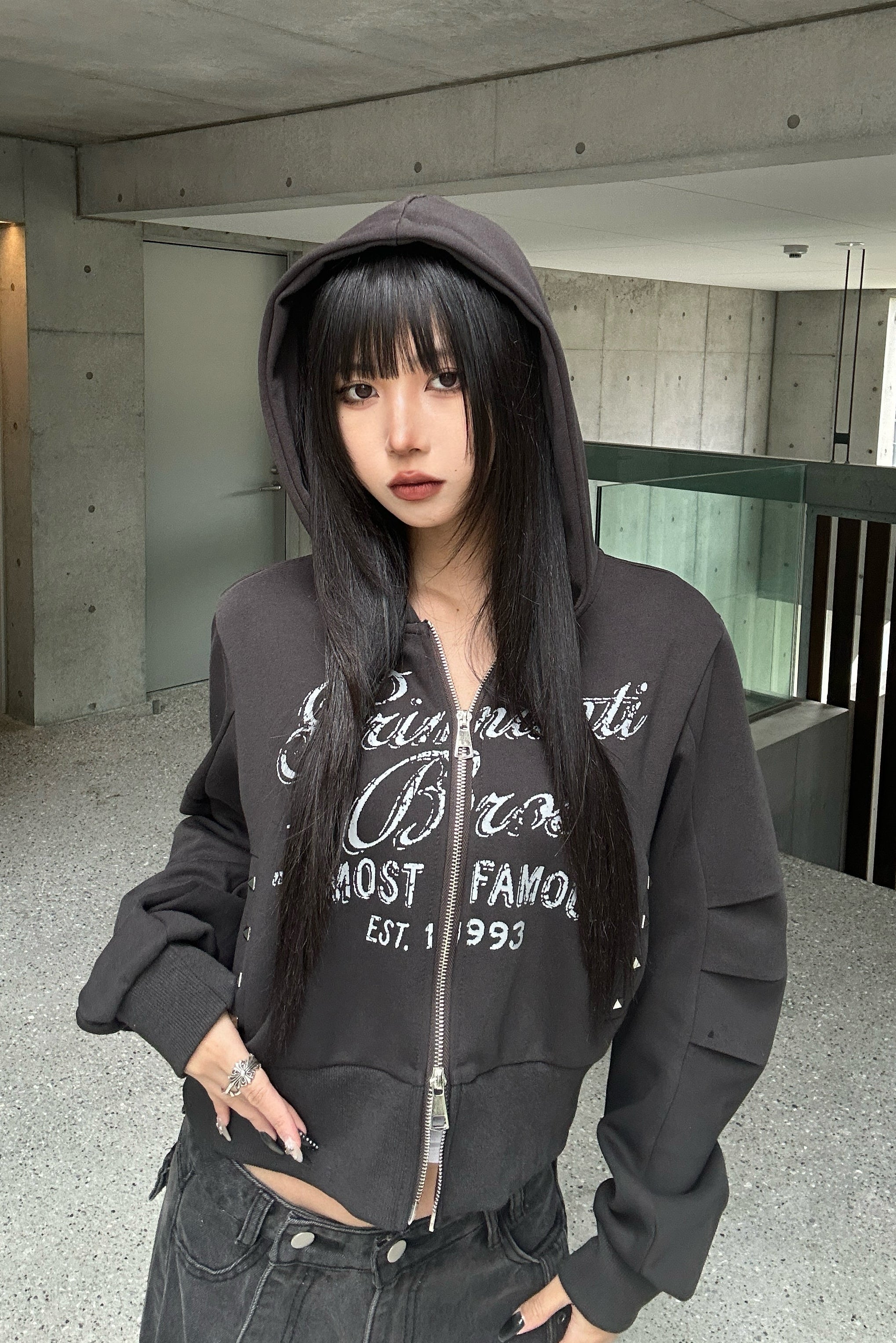 スタッズレタリングショートパーカー KSG21134