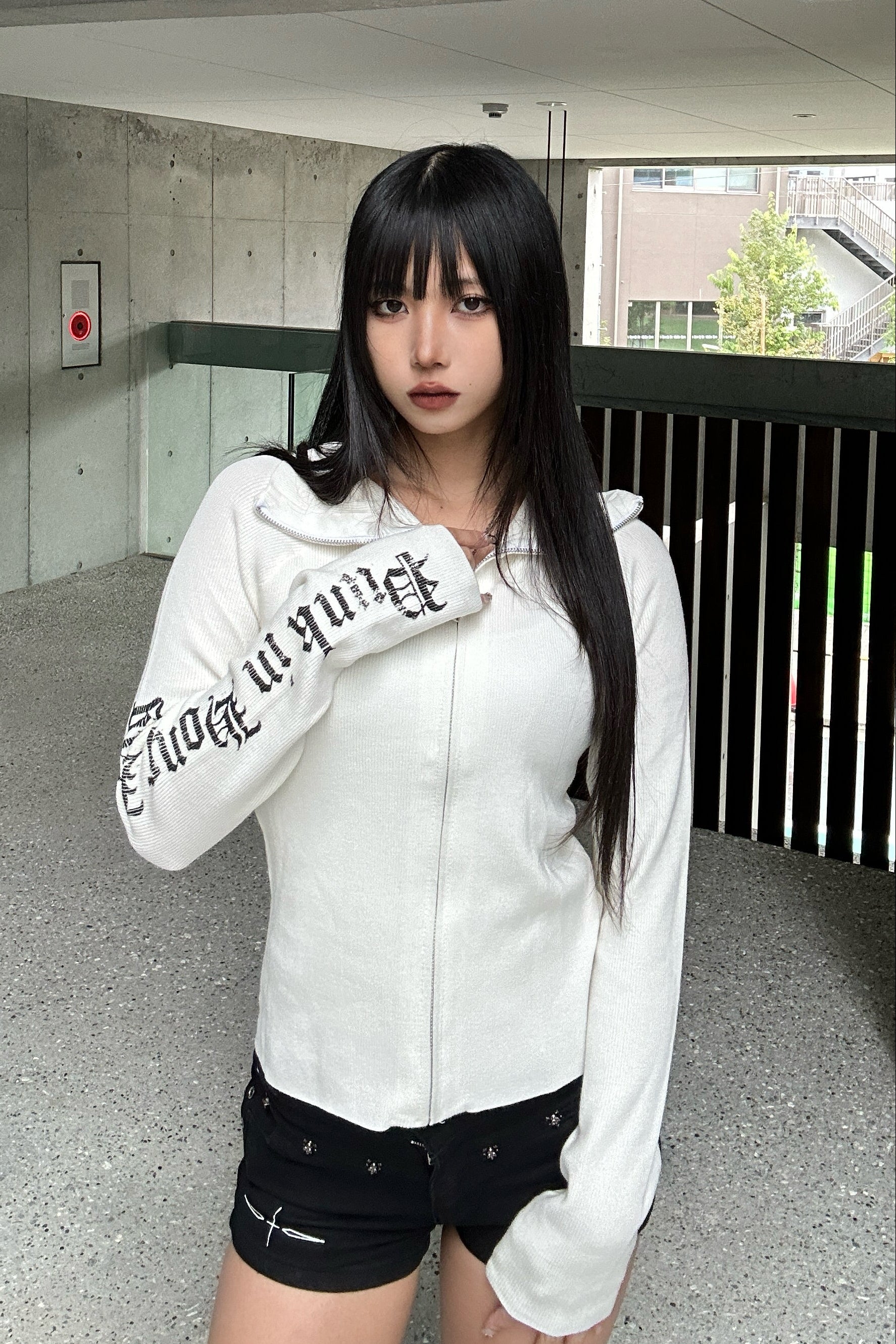 マルチレタリングクロスジップニット KSG21128