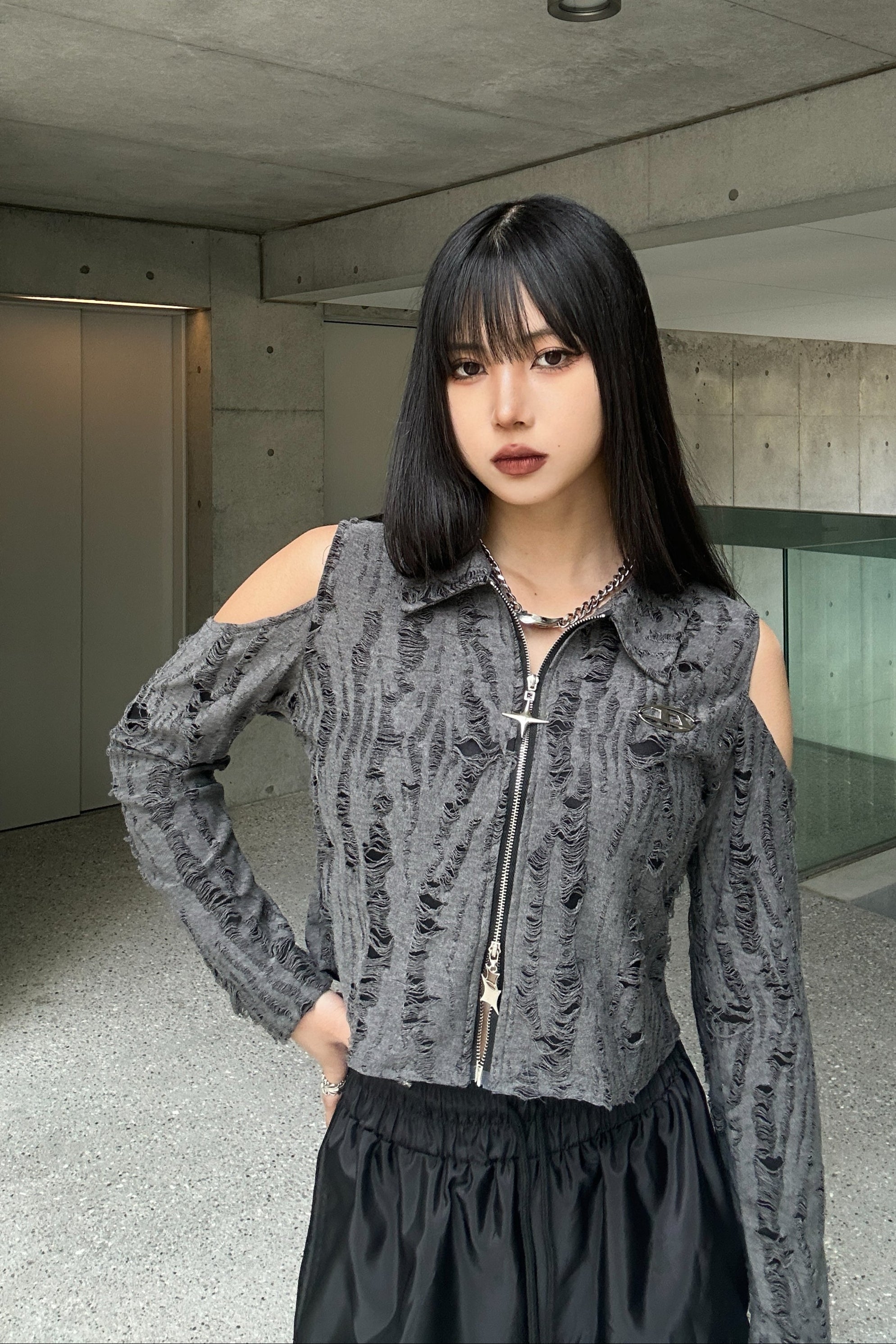 damage cold shoulder cropped tops KSG20793
