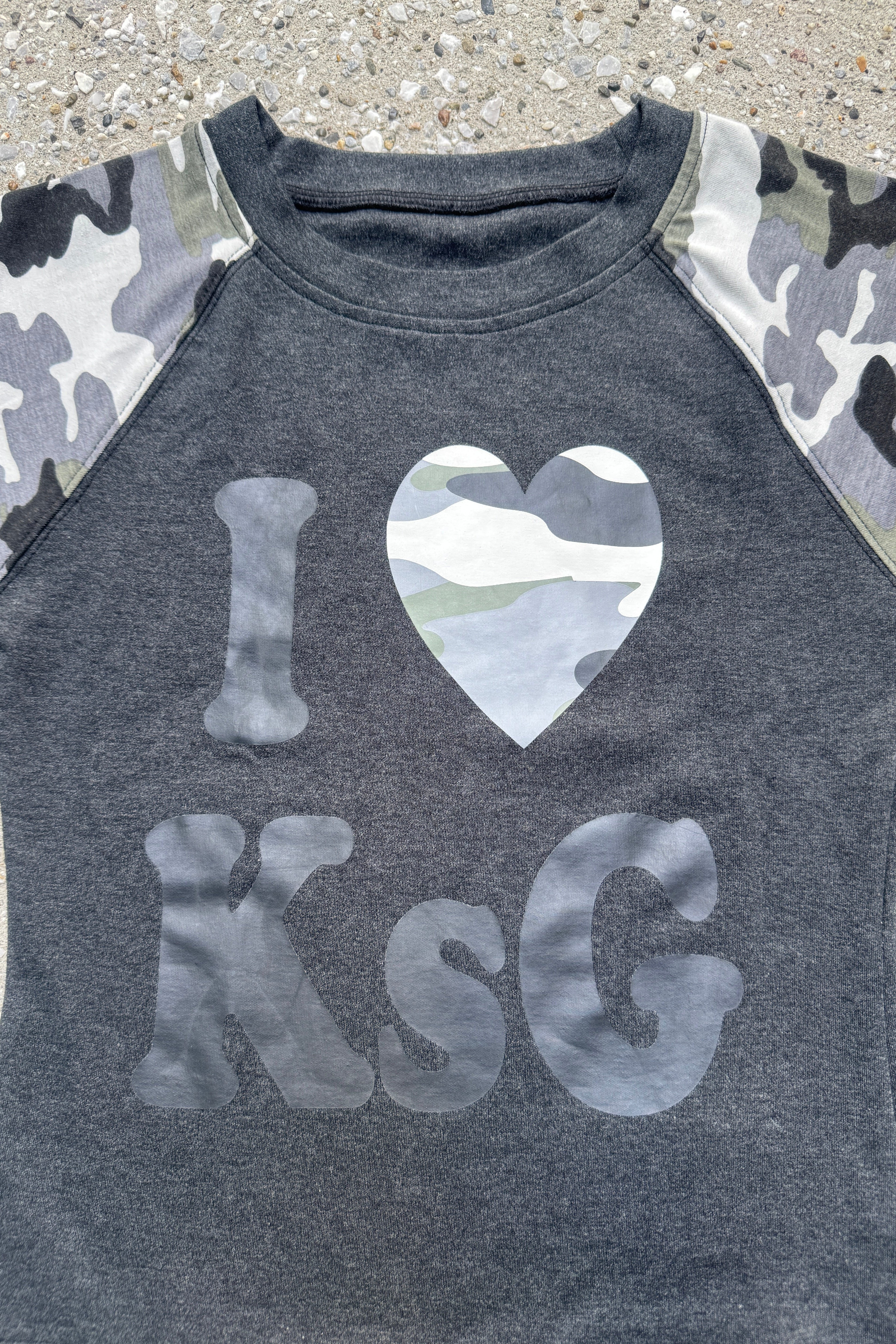 カモフラージュLOVEクロップドTシャツ KSG20930