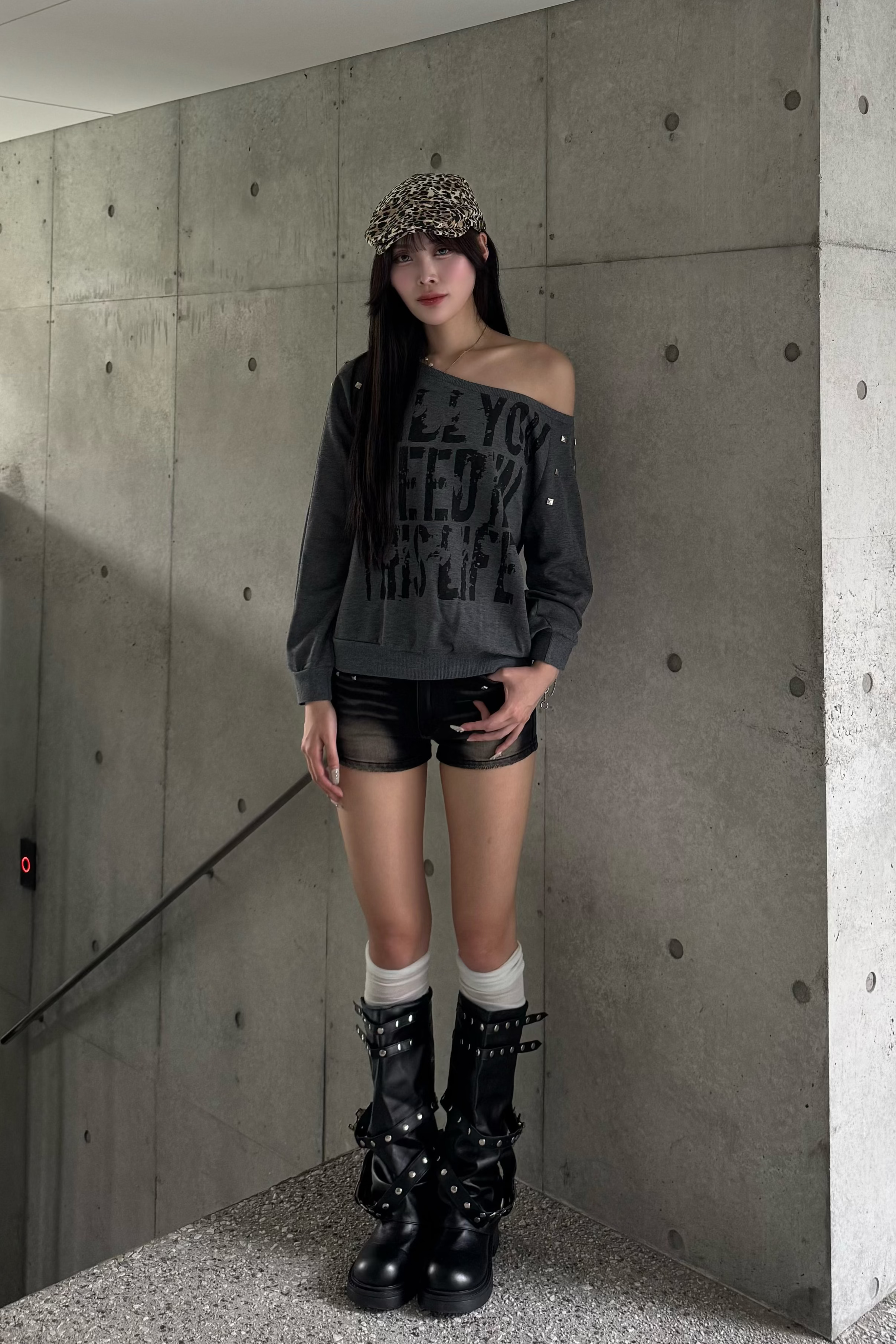 off-shoulder logo sweat KSG20948