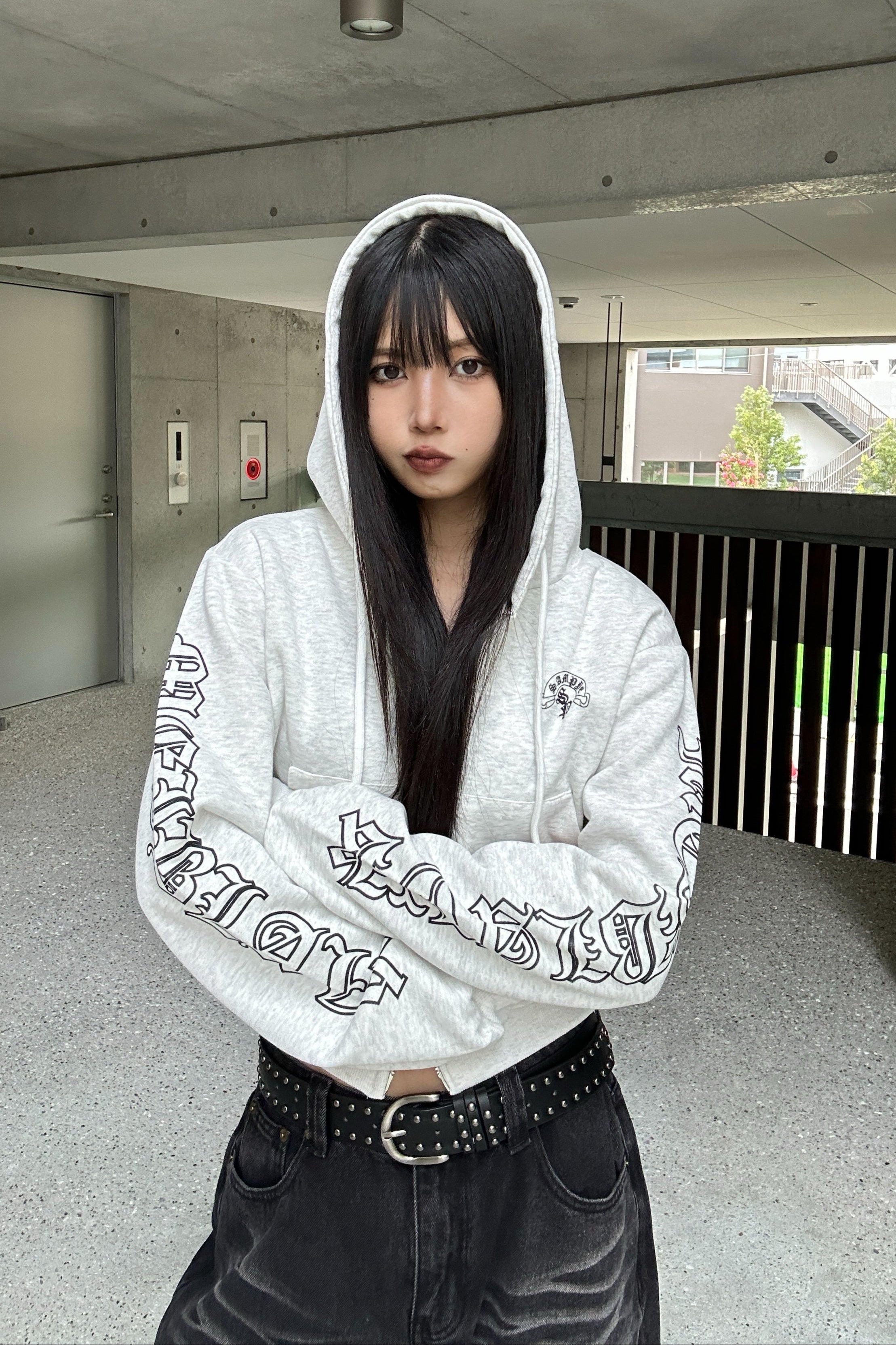 Arch Design Lettering Cropped Hoodie KSG21041