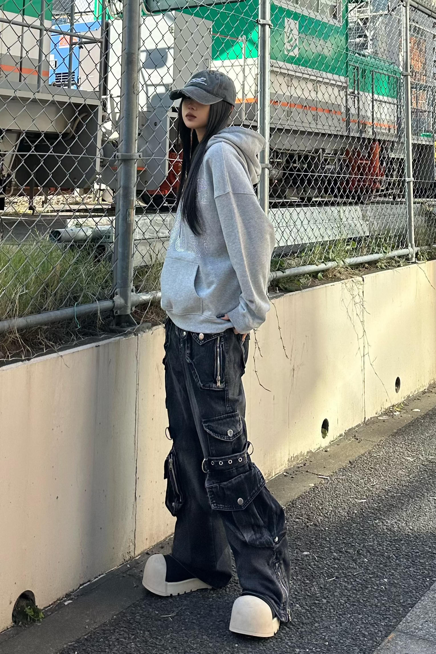 ビッグロゴラインストーンパーカー KSG21183