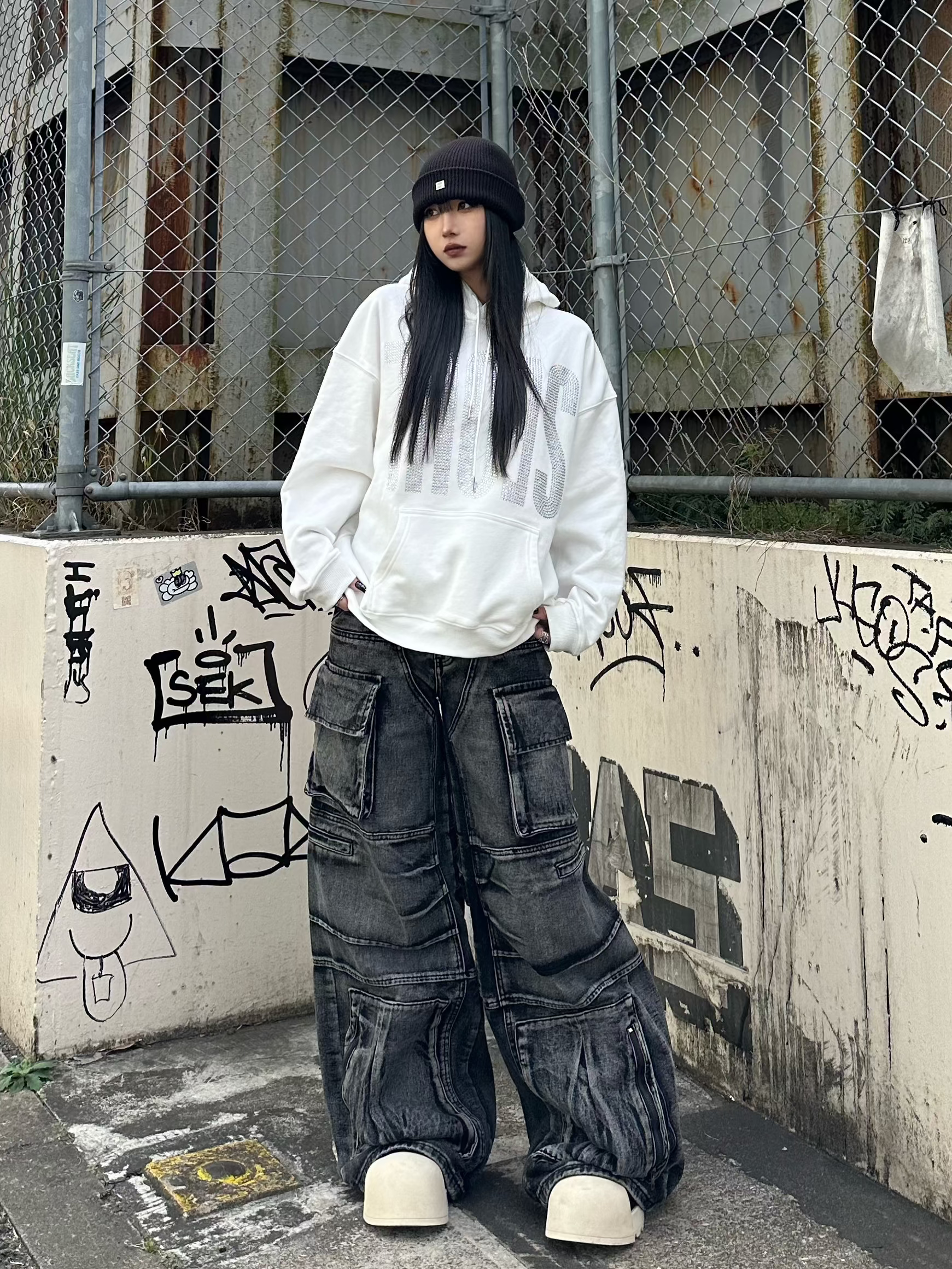 ビッグロゴラインストーンパーカー KSG21183