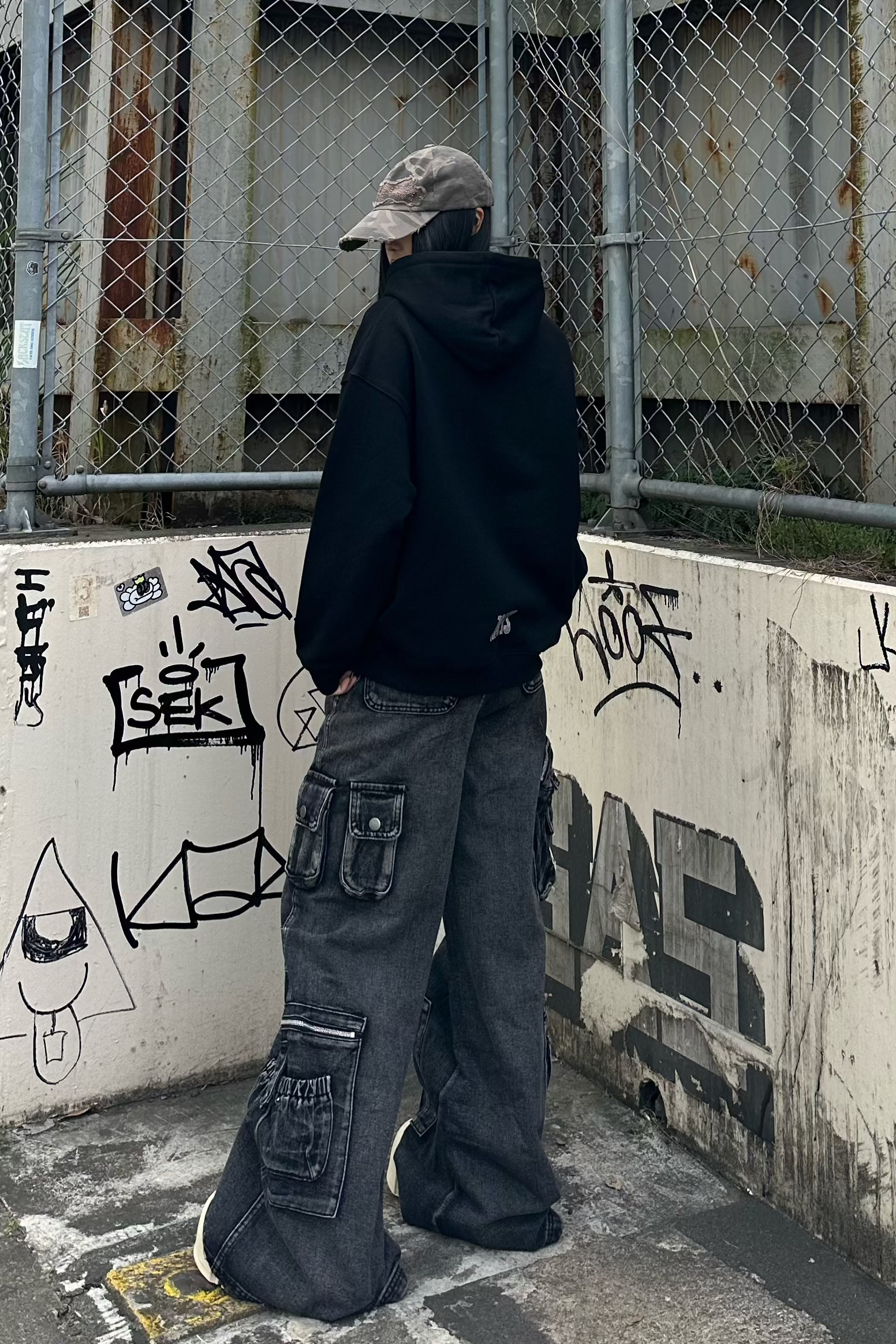 ビッグロゴラインストーンパーカー KSG21183