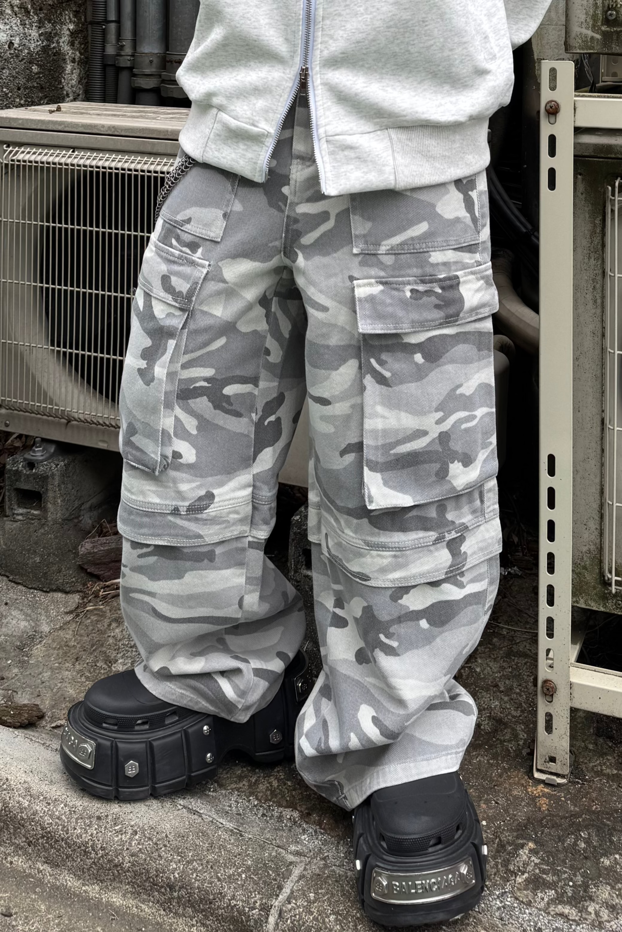gray camouflage pants KSG19268