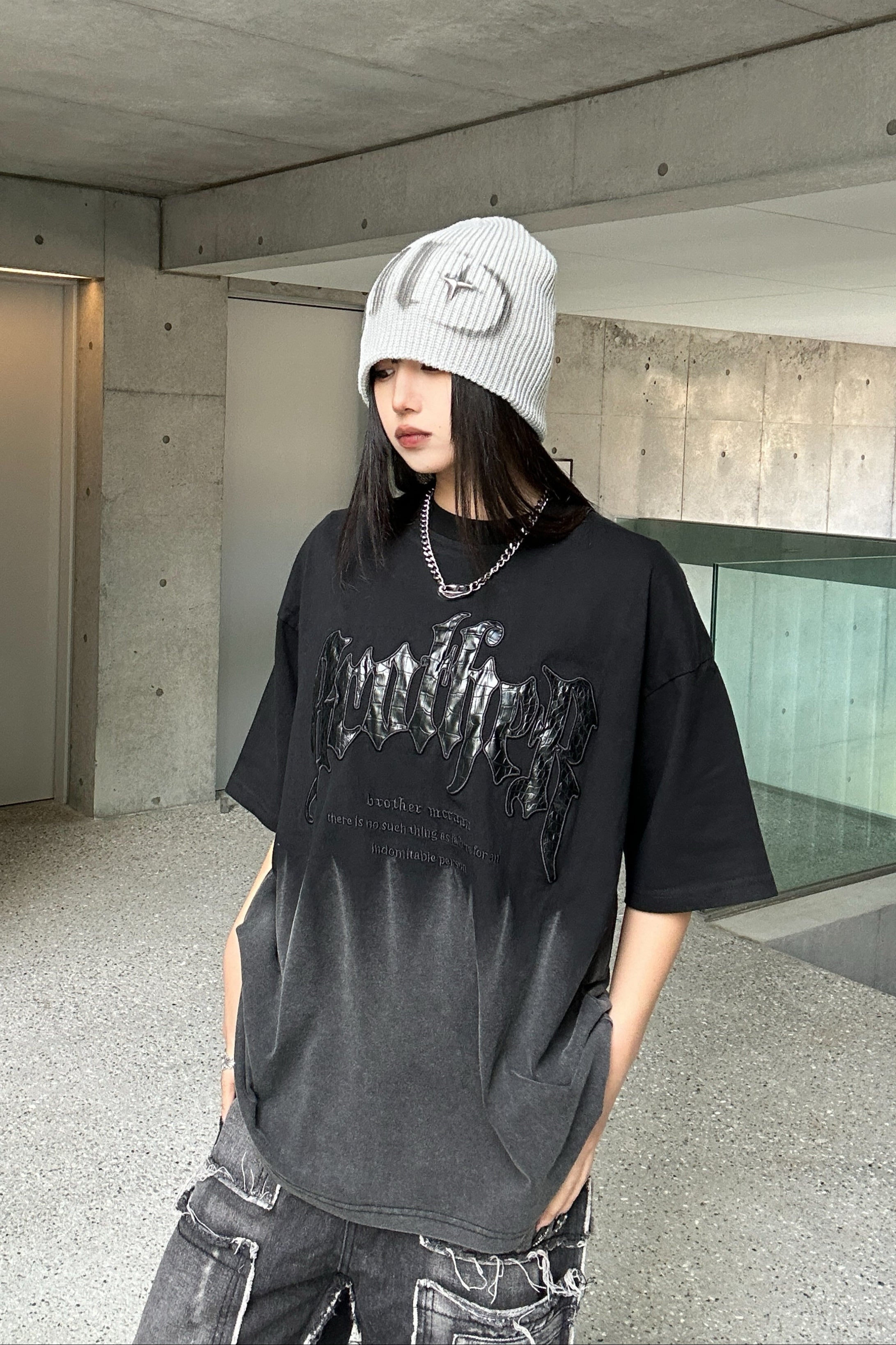 gray bloom lettering T-shirt KSG20792