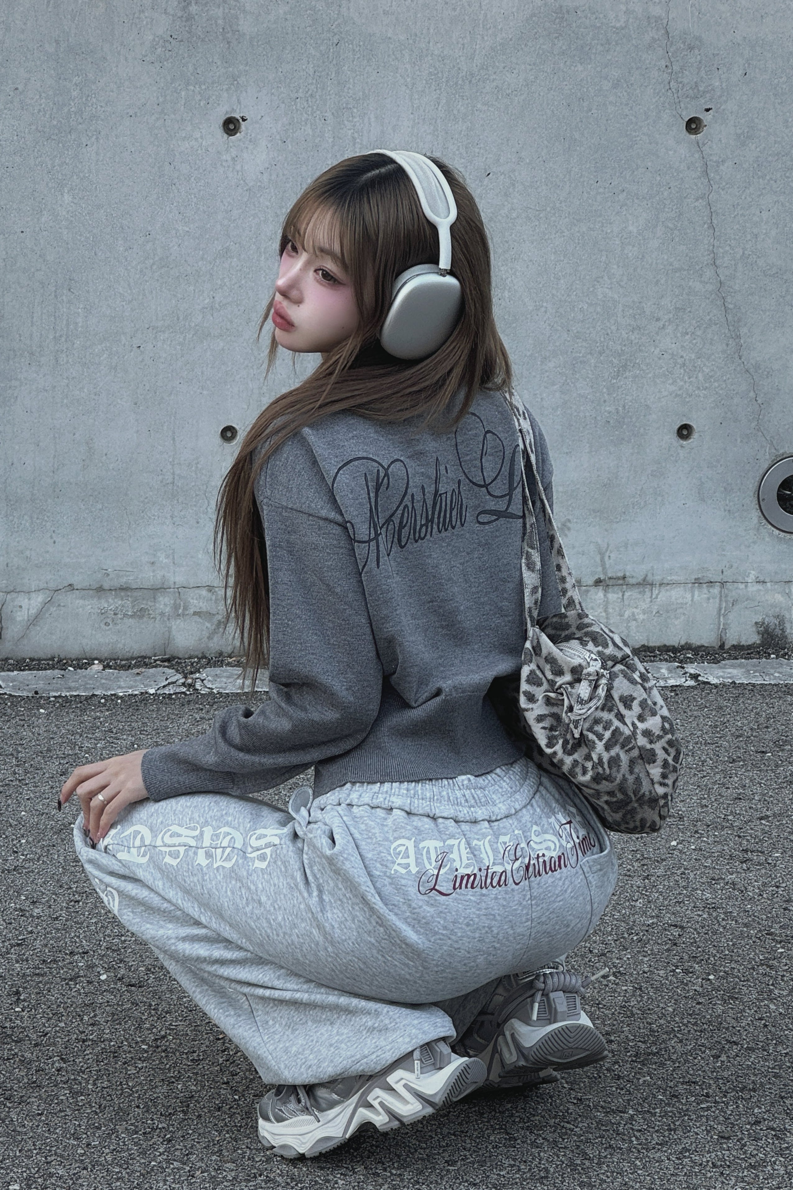 バックレタリングクロップドジップニット KSG21151