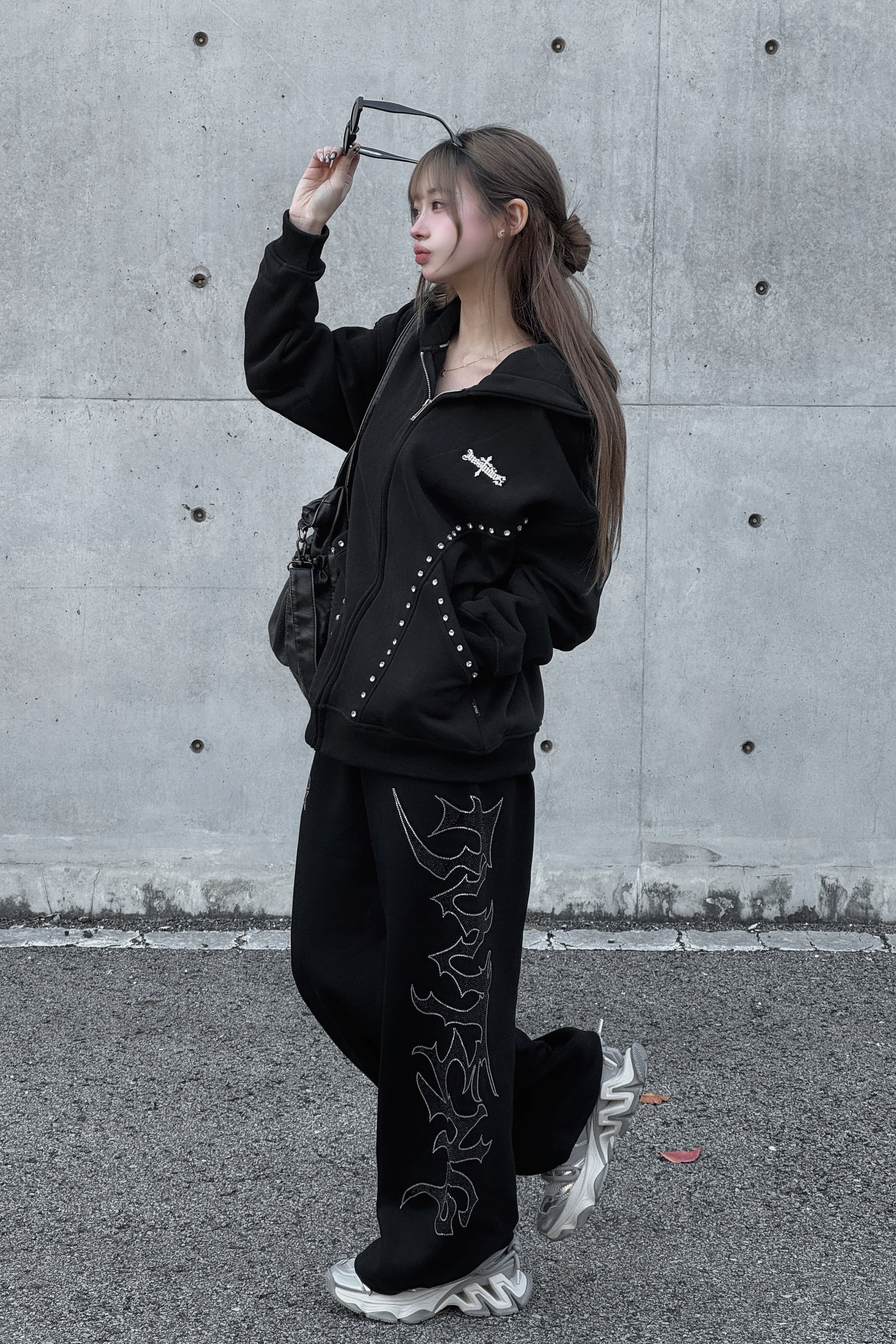 【年内まで】sweats collectiveスウェッツ黒パンツ トライバルスウェットパンツ KSG19390