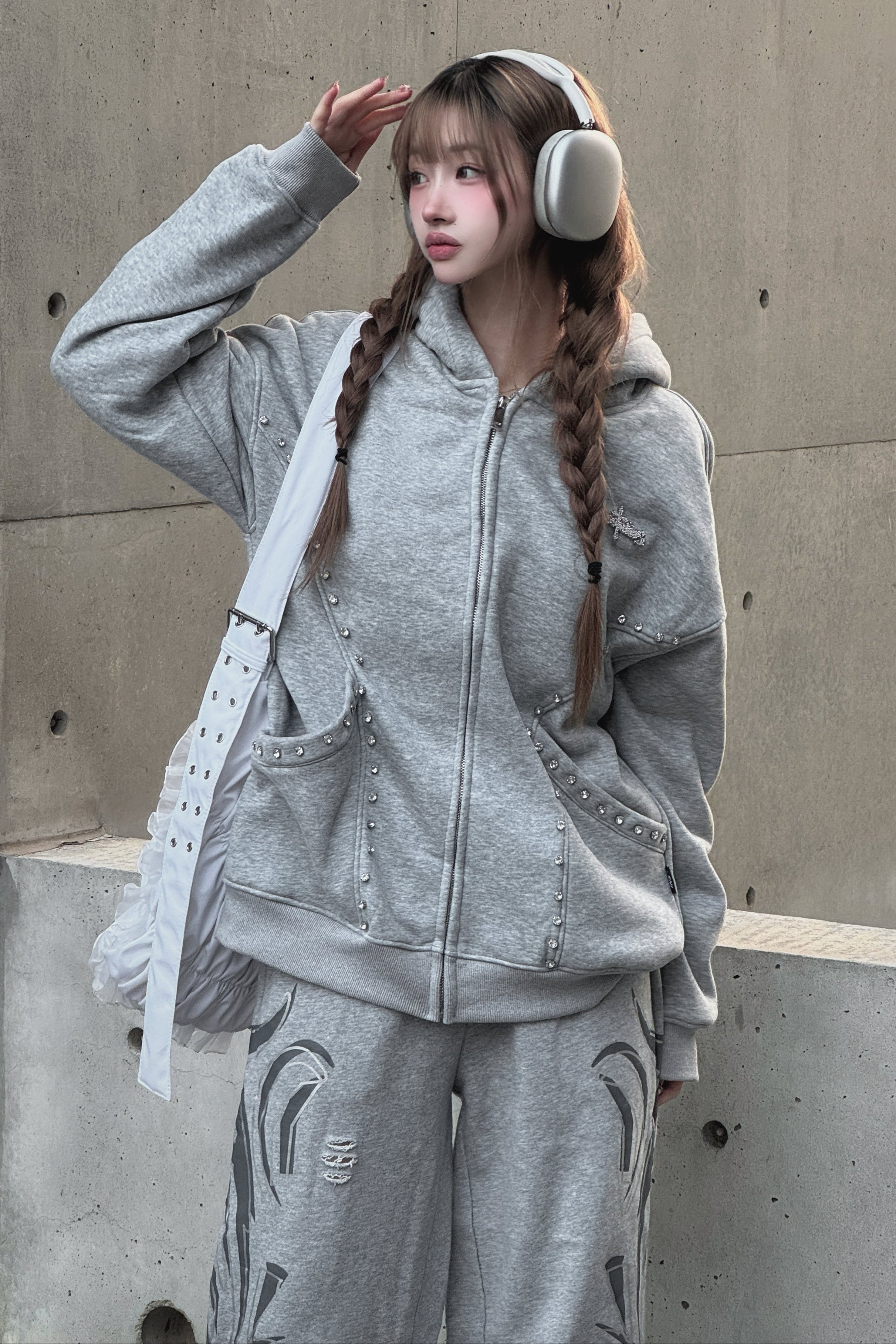 ラインスタッズロゴフーディー KSG21129