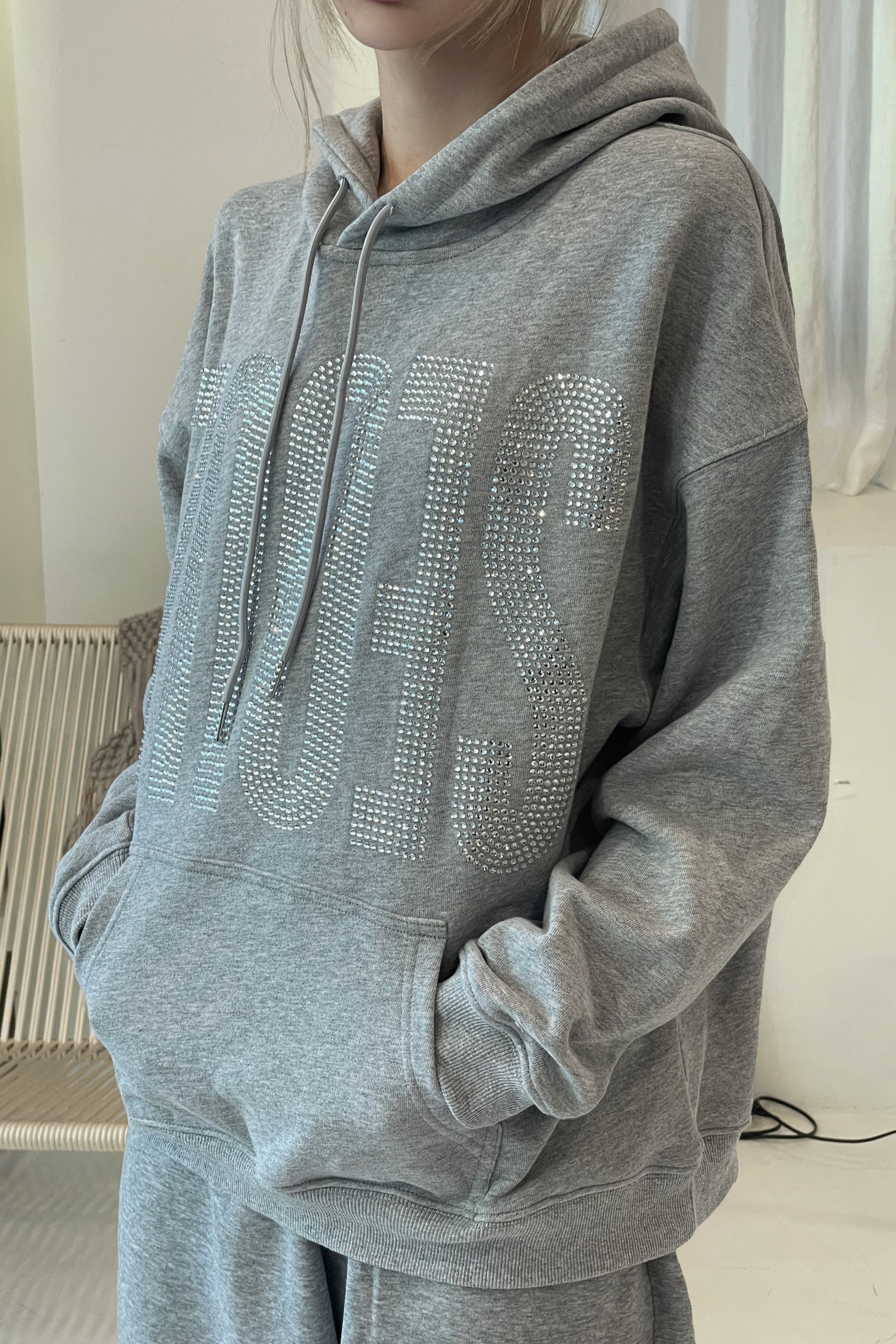 ビッグロゴラインストーンパーカー KSG21183