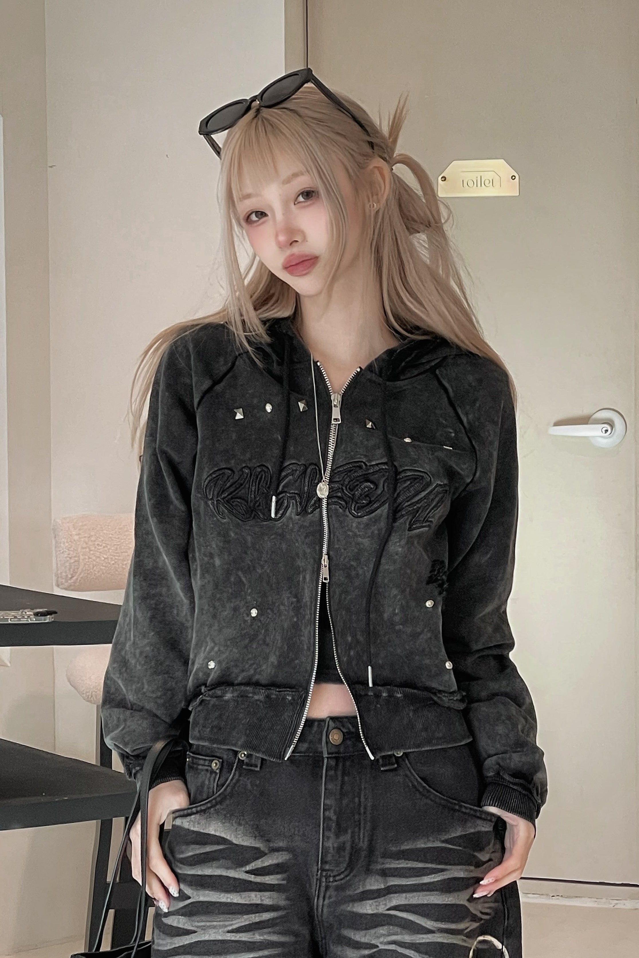 クロップドスタッズダメージフーディー KSG20933