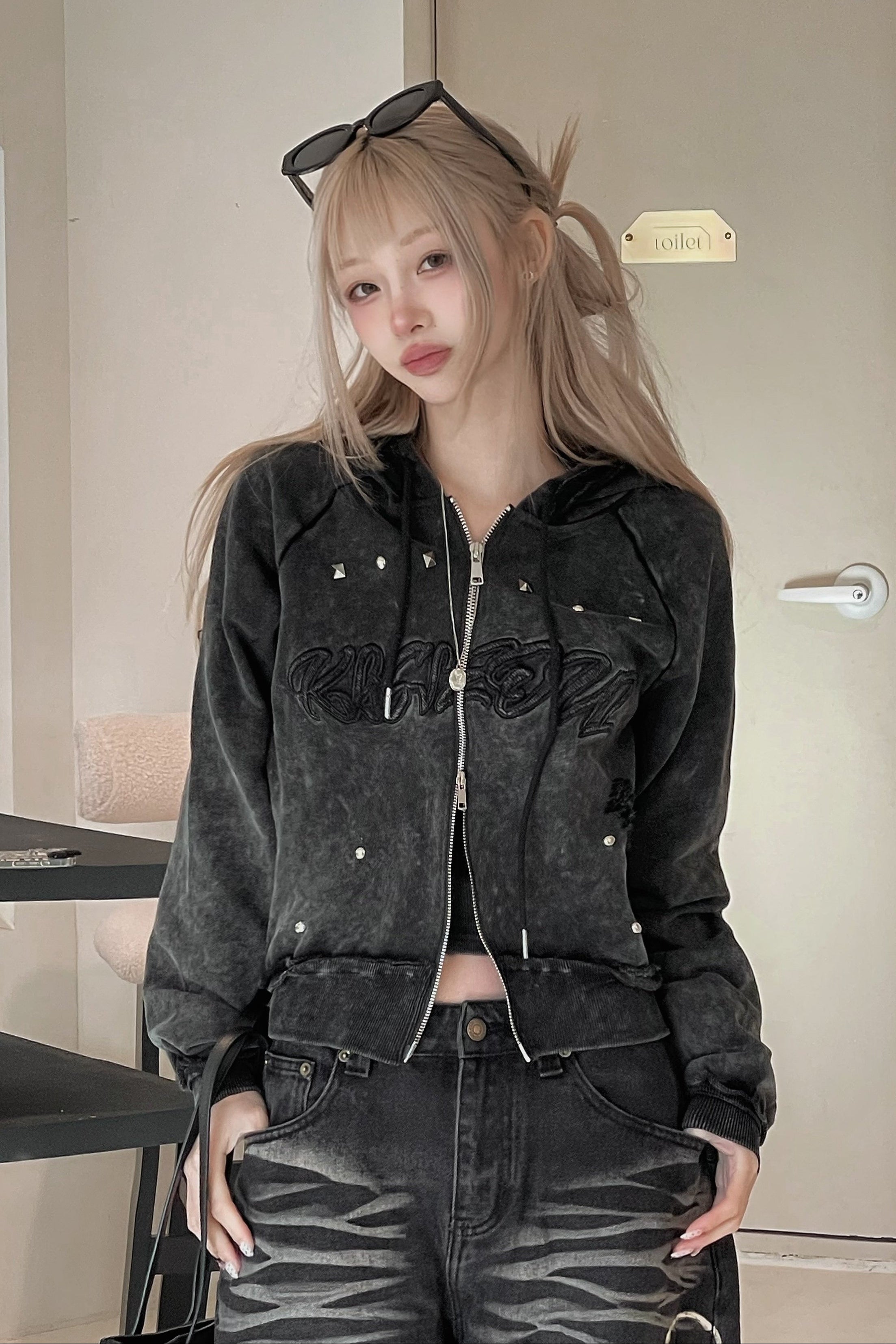 クロップドスタッズダメージフーディー KSG20933