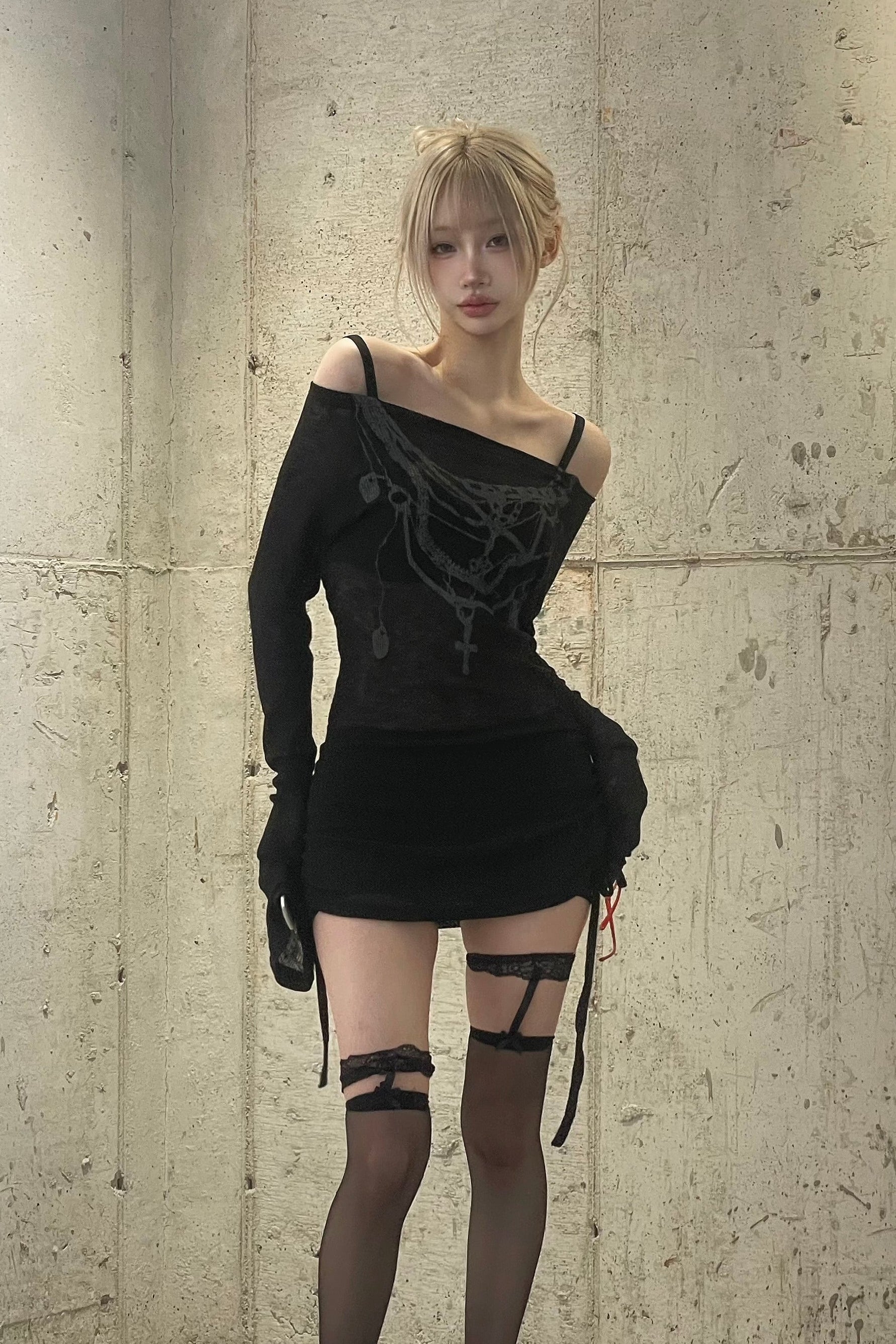 オフショルダーシアーデザインニット KSG21250