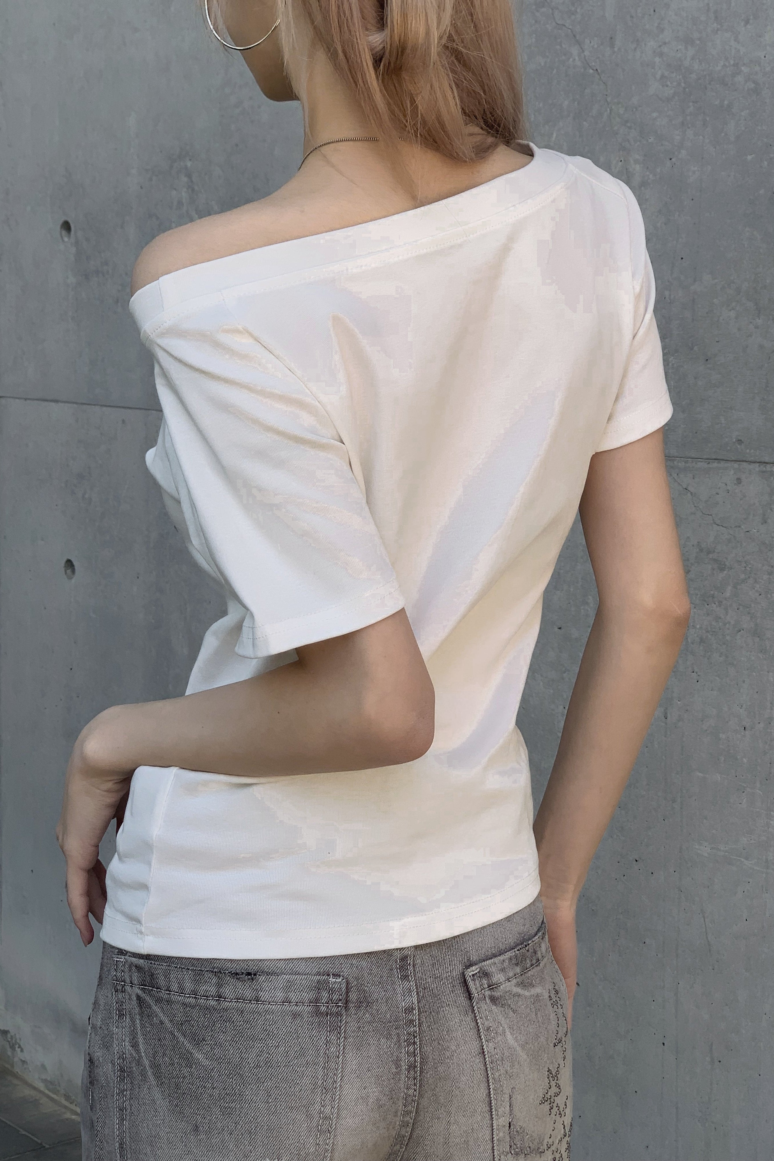 クロススタッズワンショルダーTシャツ KSG21229