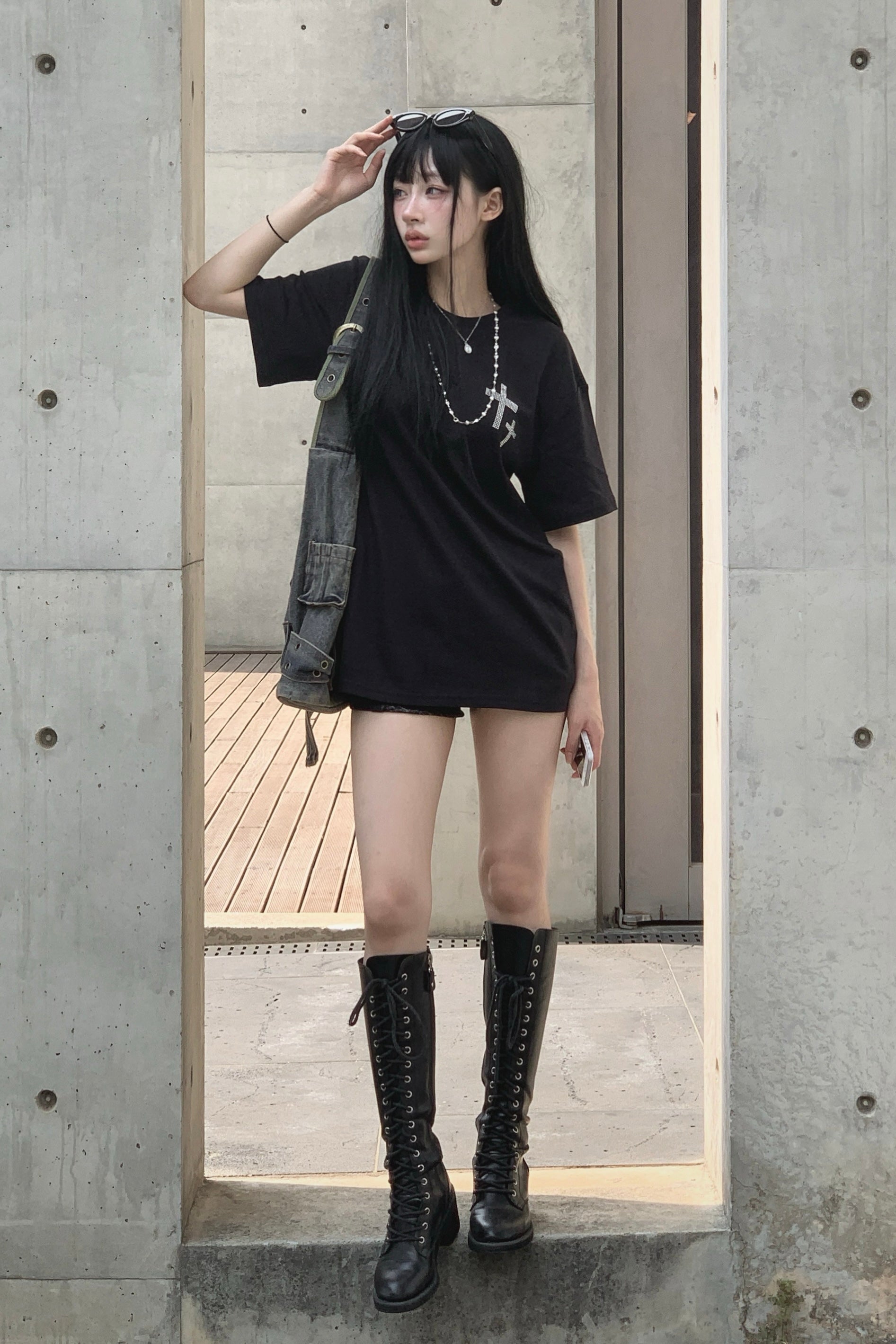 バックレタリングビジューTシャツ KSG21293