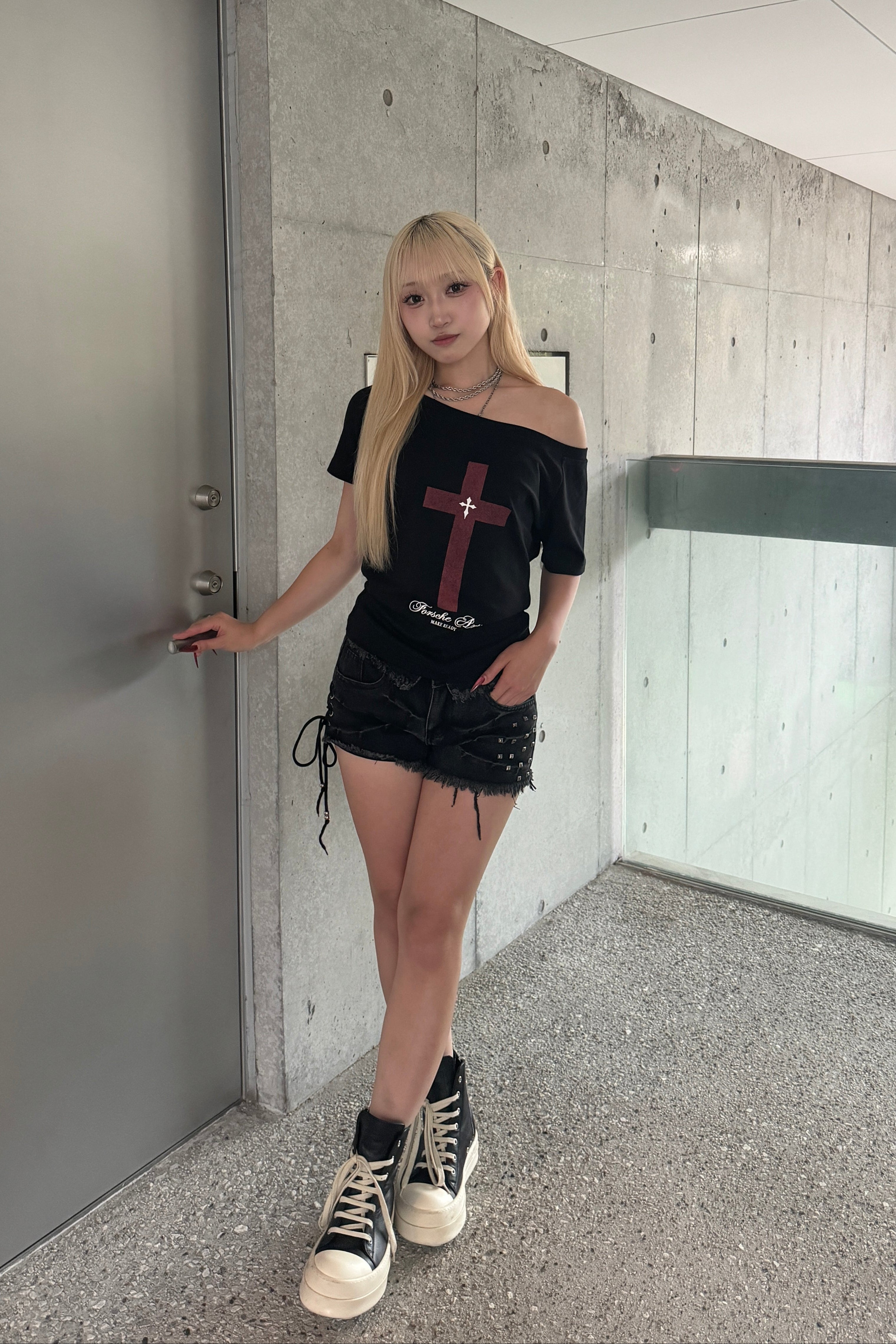 cross in blood off-shoulder KSG20901