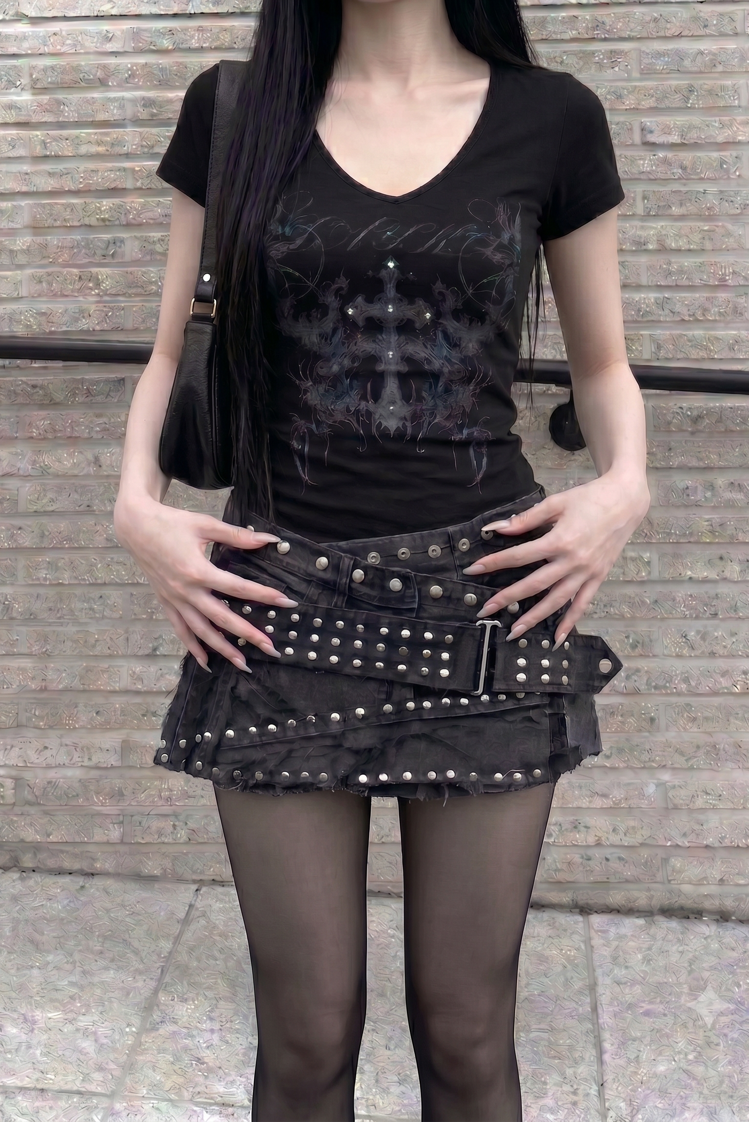 グラフィックトライバルスタッズTシャツ KSG21345