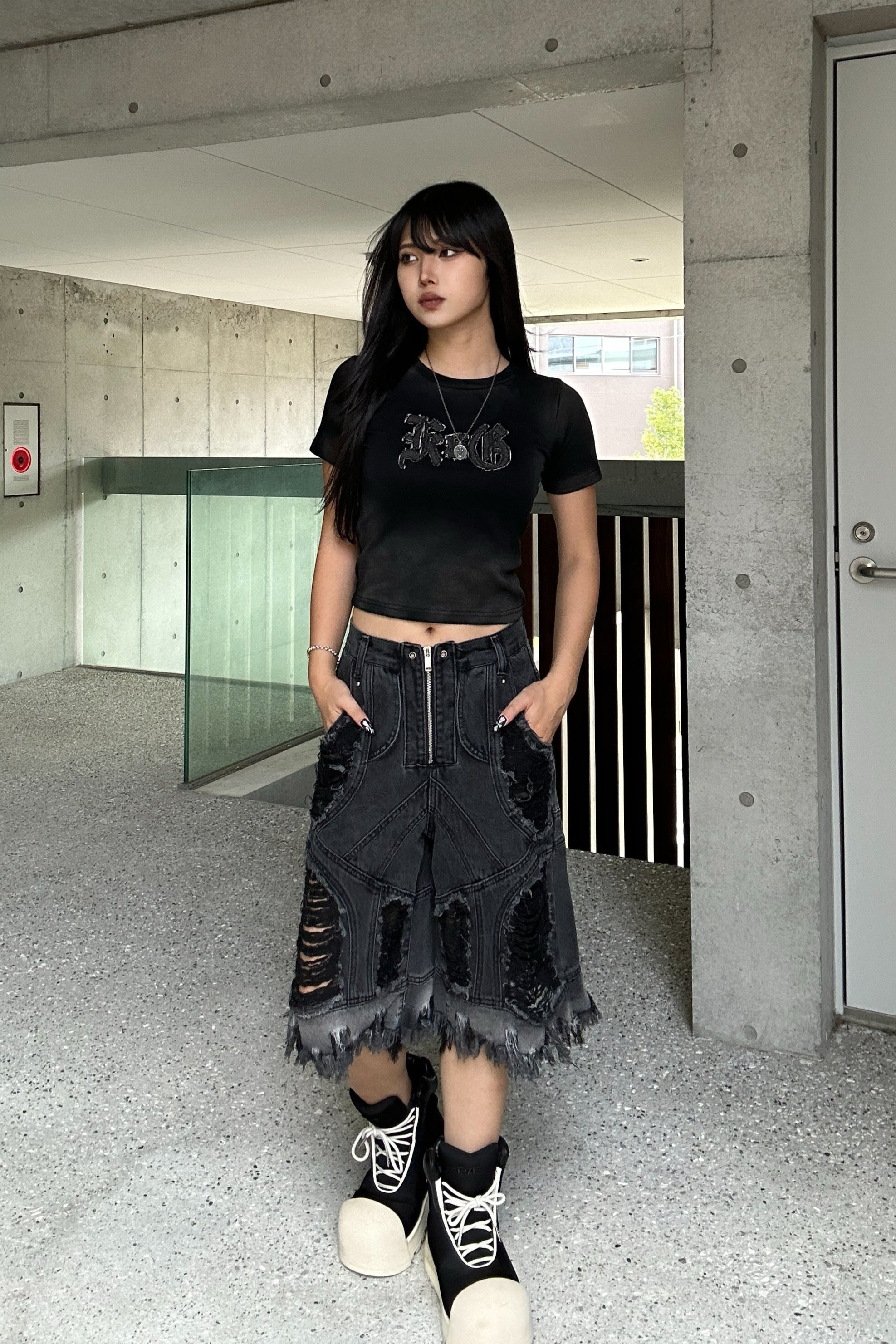 fringe damage denim half pants KSG19310