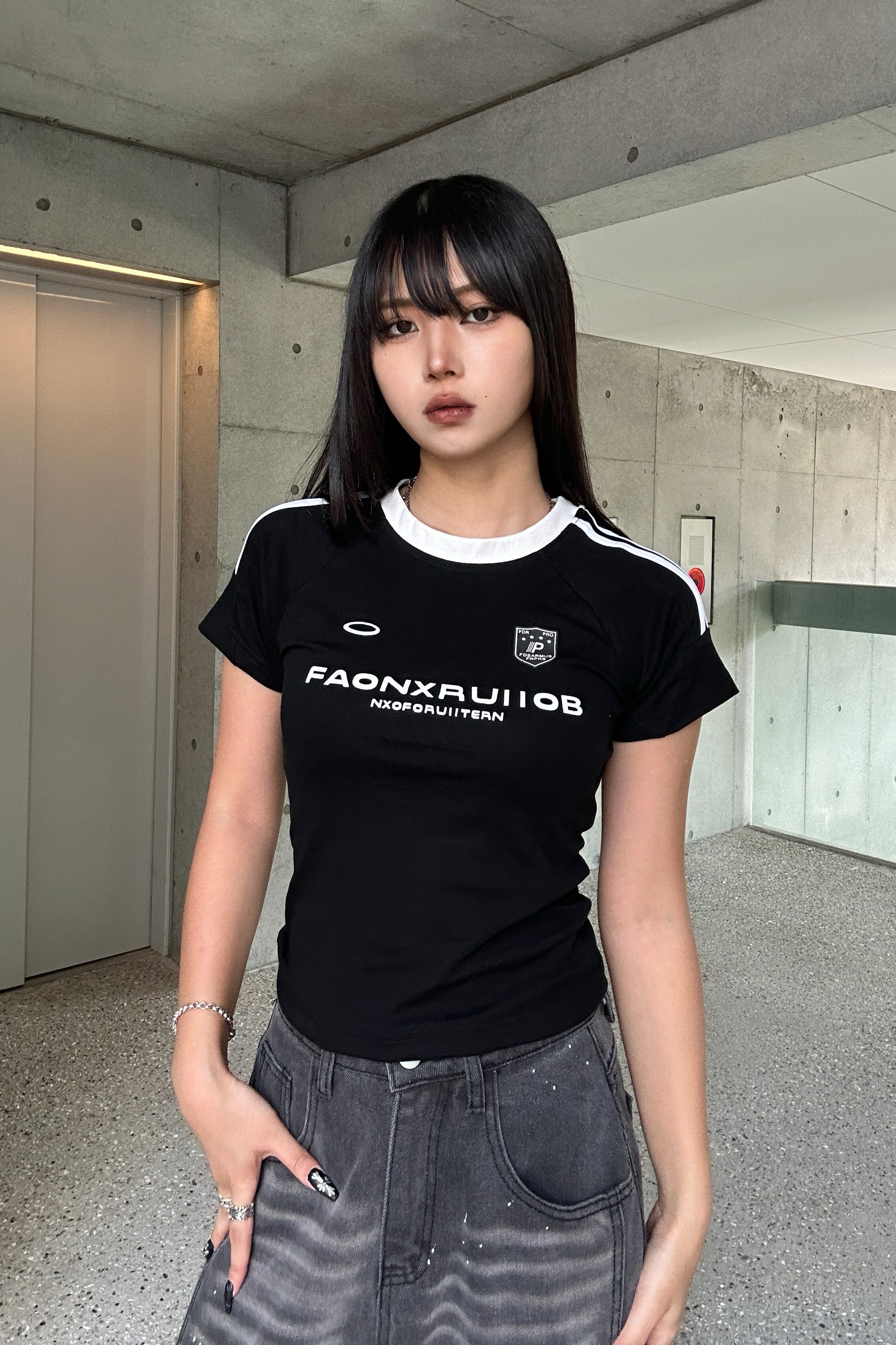 line uniform cropped T KSG20916