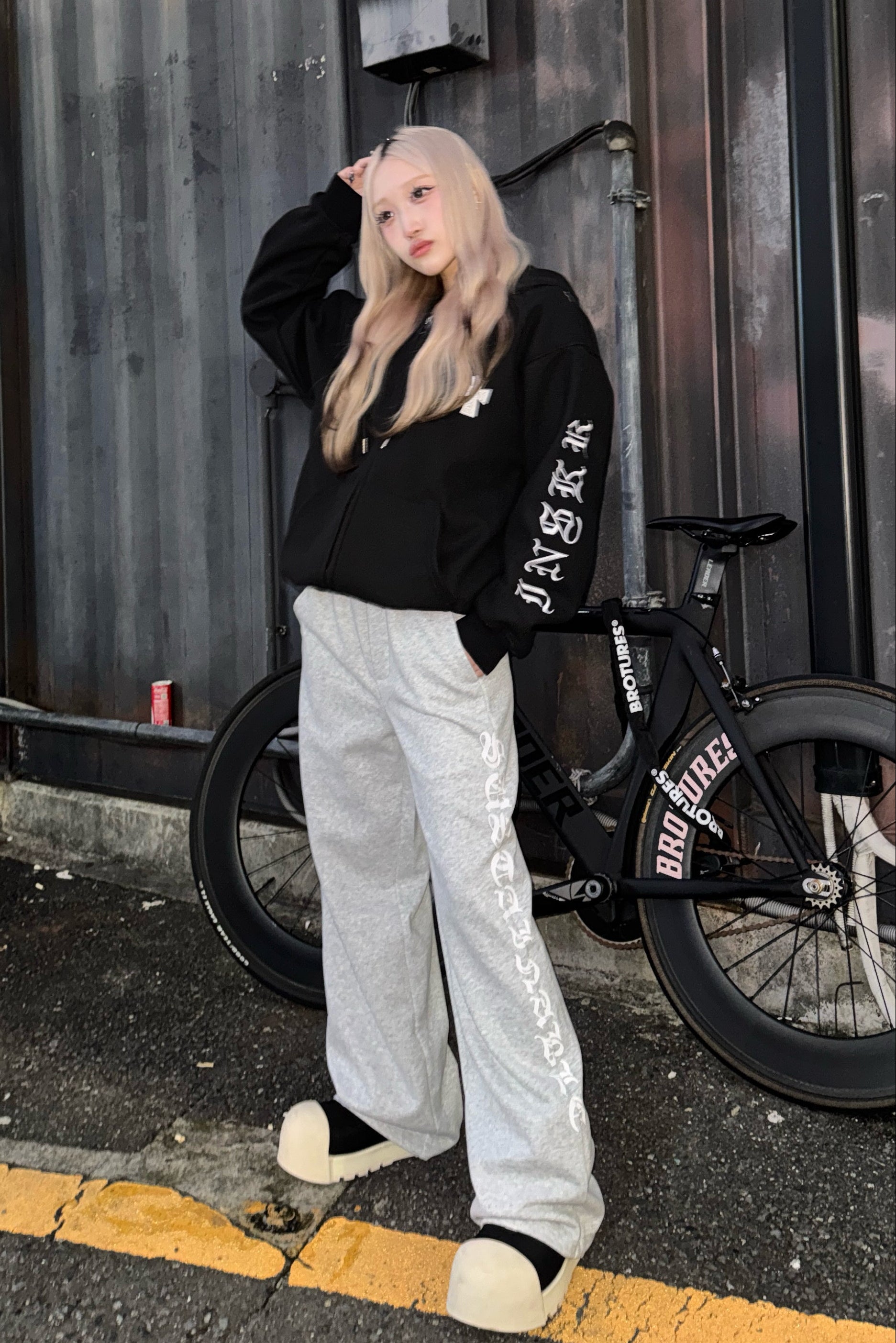 マルチレタリングスウェットパンツ KSG19380