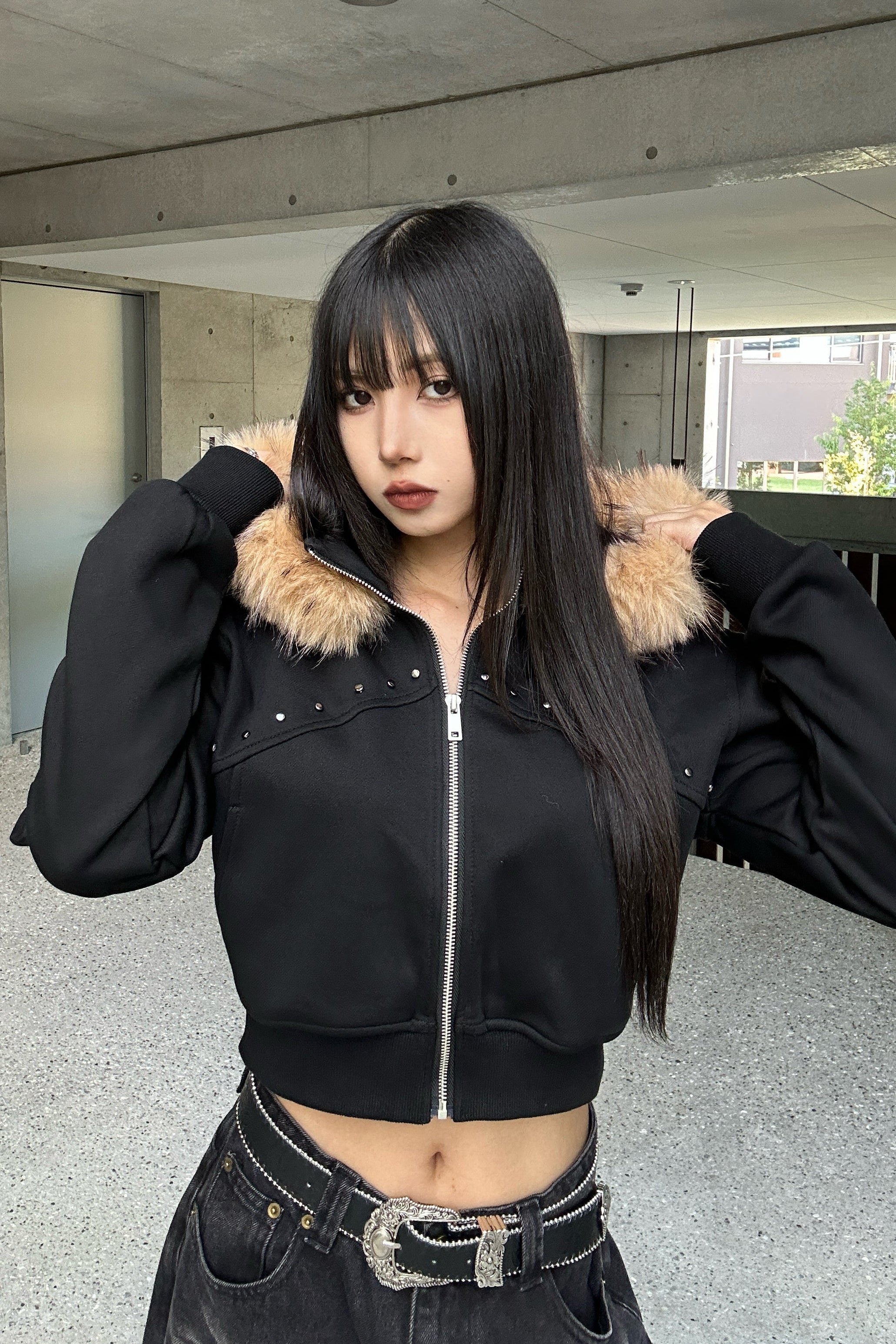 ラウンドスタッズクロップドファーパーカー KSG21154