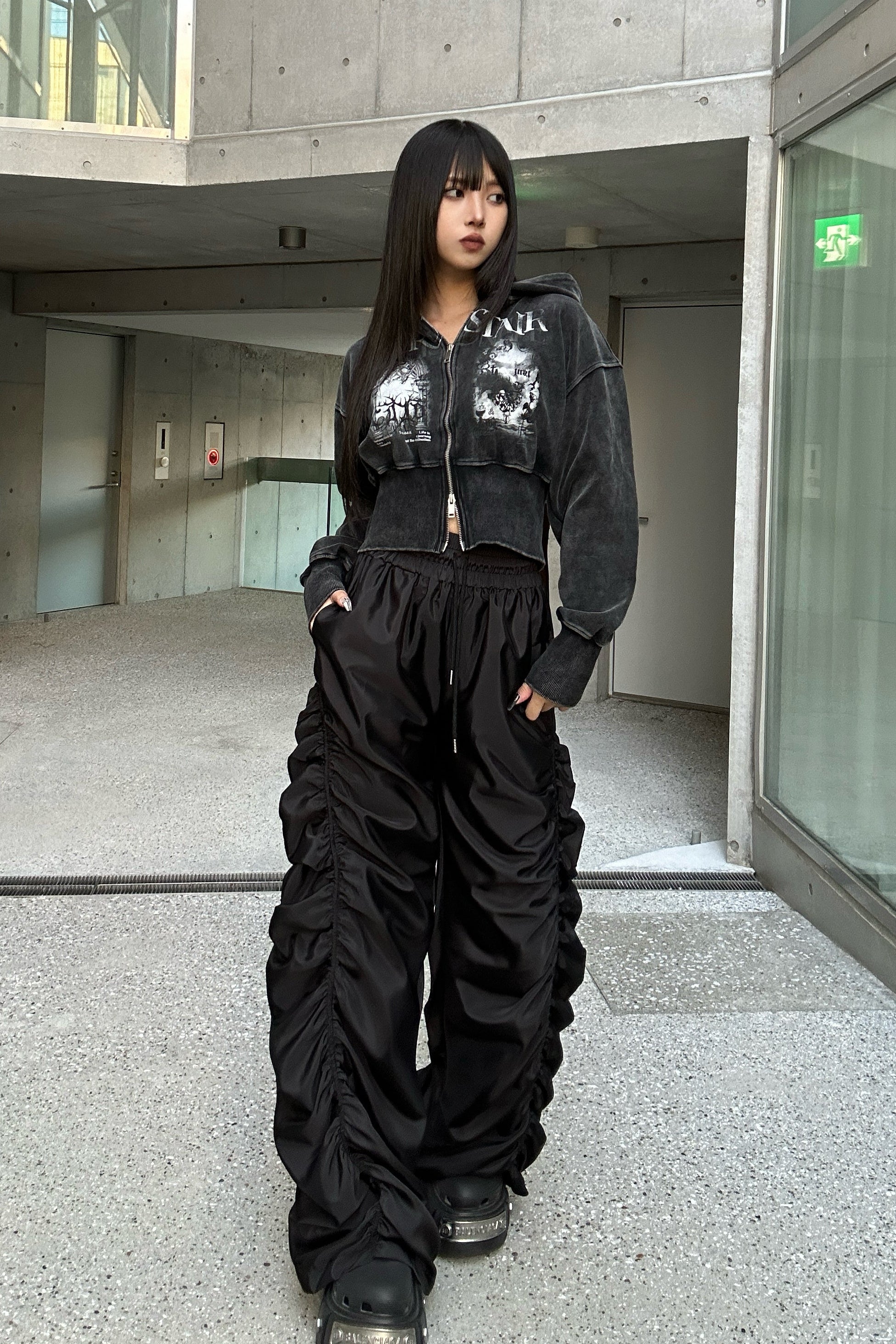 ヴィンテージグラフィッククロップドパーカー KSG21155