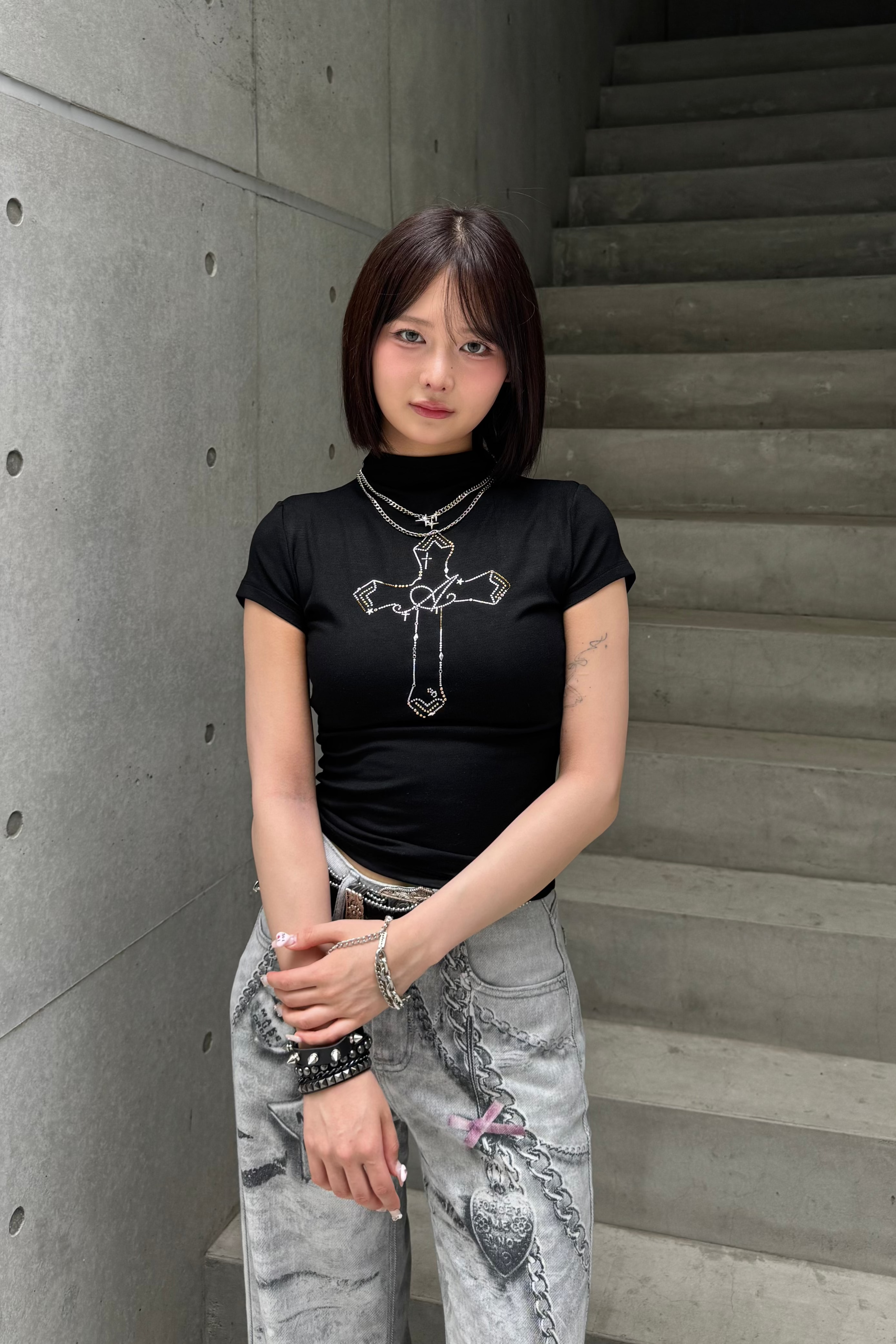 Radiant cross mock neck KSG20857