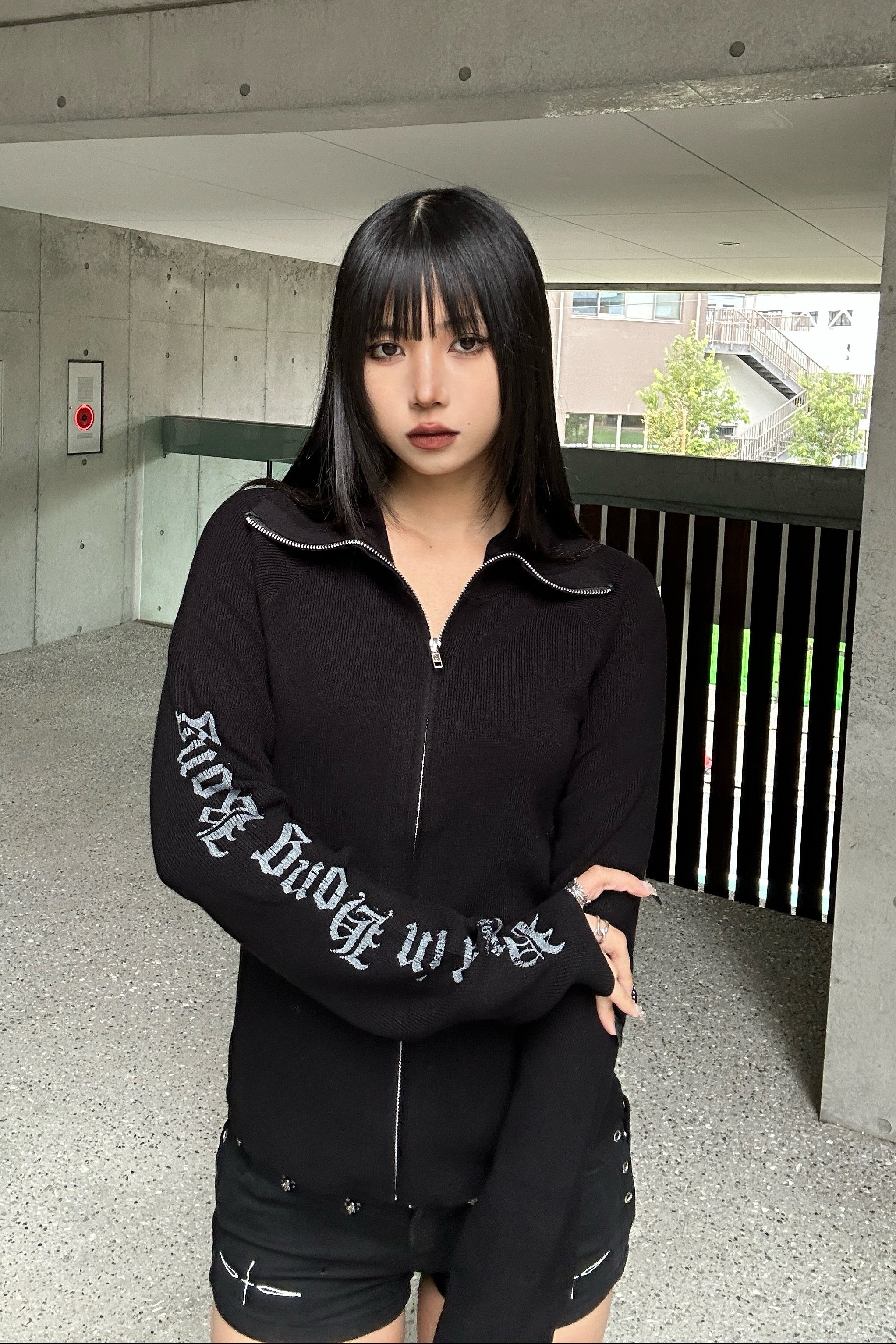 マルチレタリングクロスジップニット KSG21128