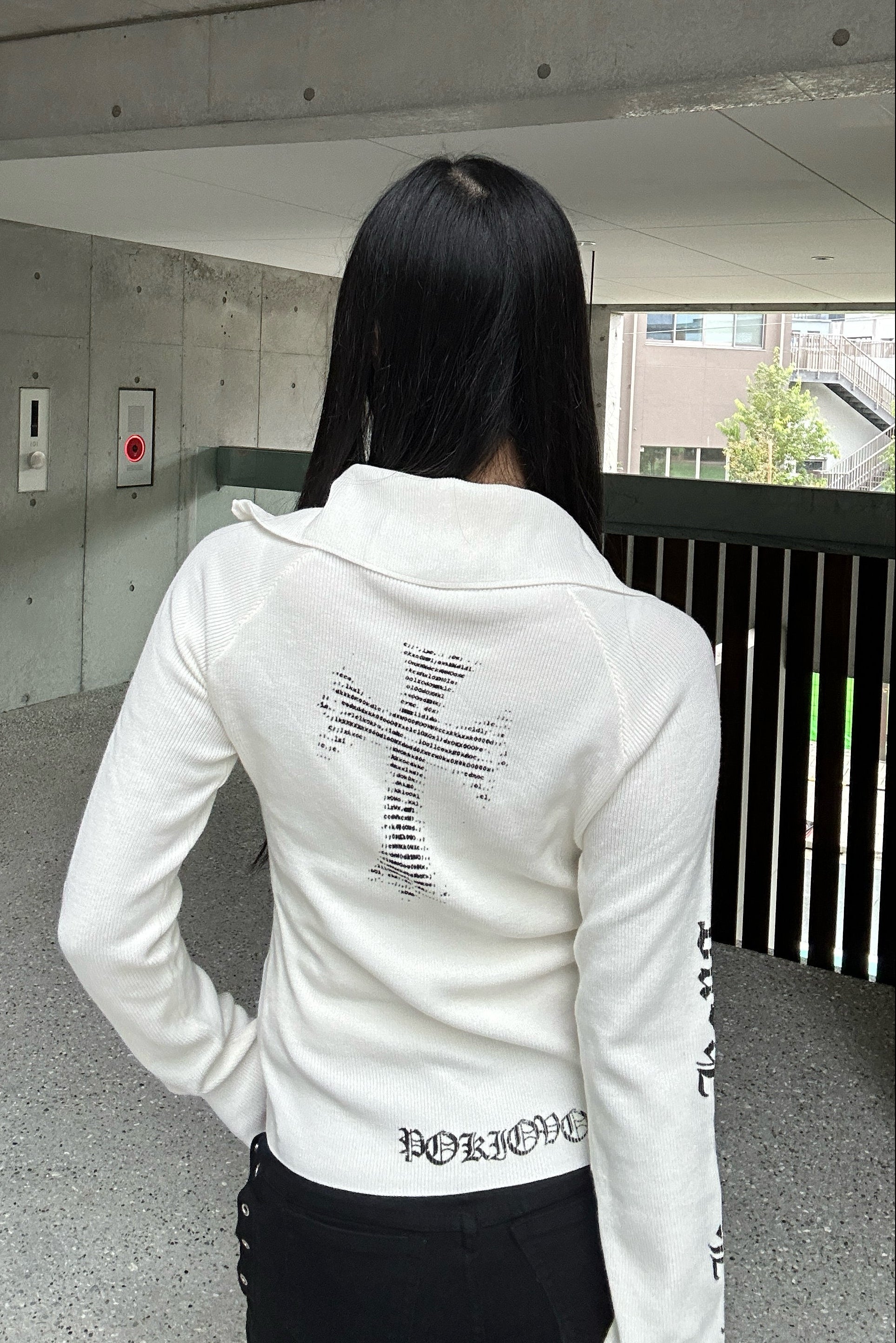 マルチレタリングクロスジップニット KSG21128