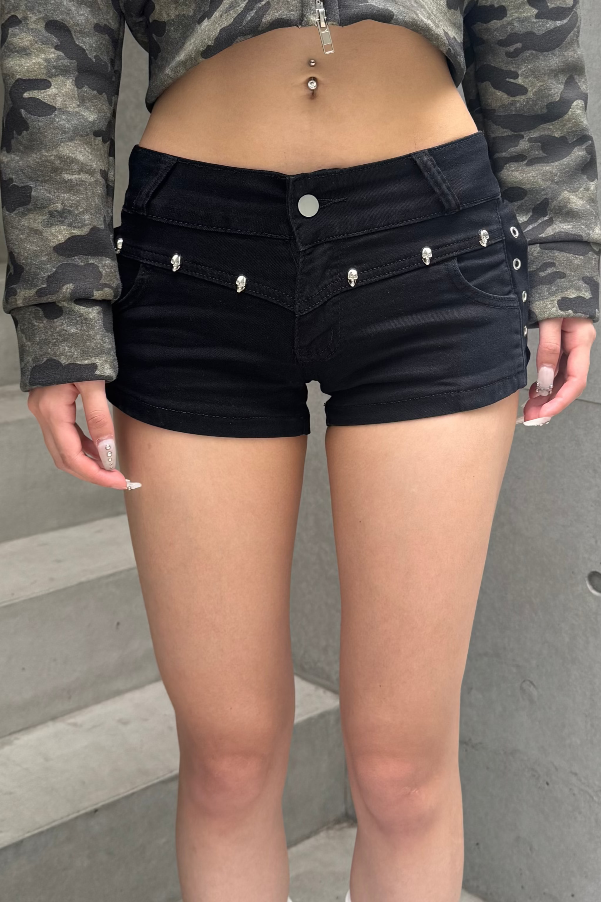 skull studs short pants KSG19314