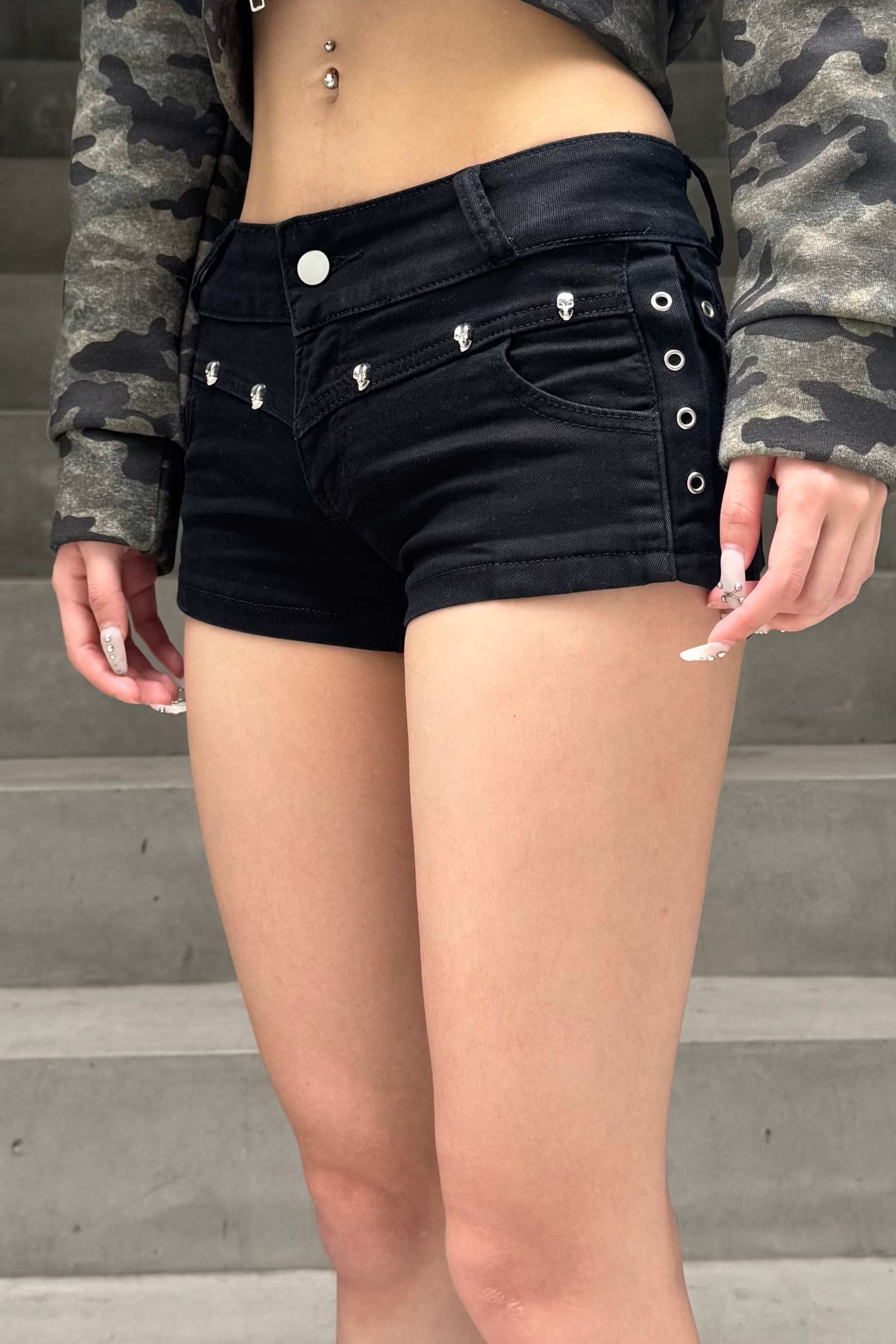 skull studs short pants KSG19314