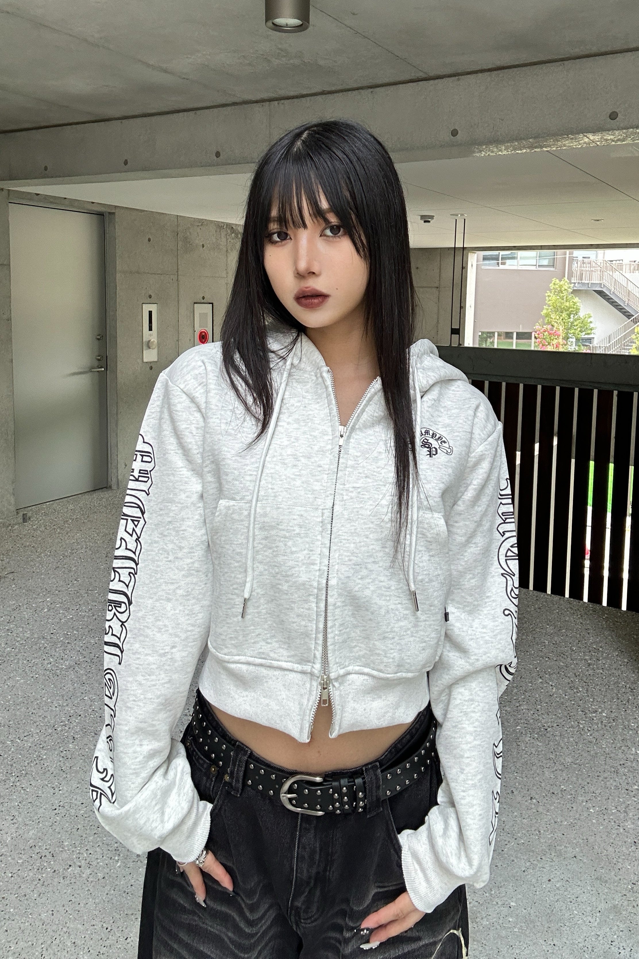 Arch Design Lettering Cropped Hoodie KSG21041