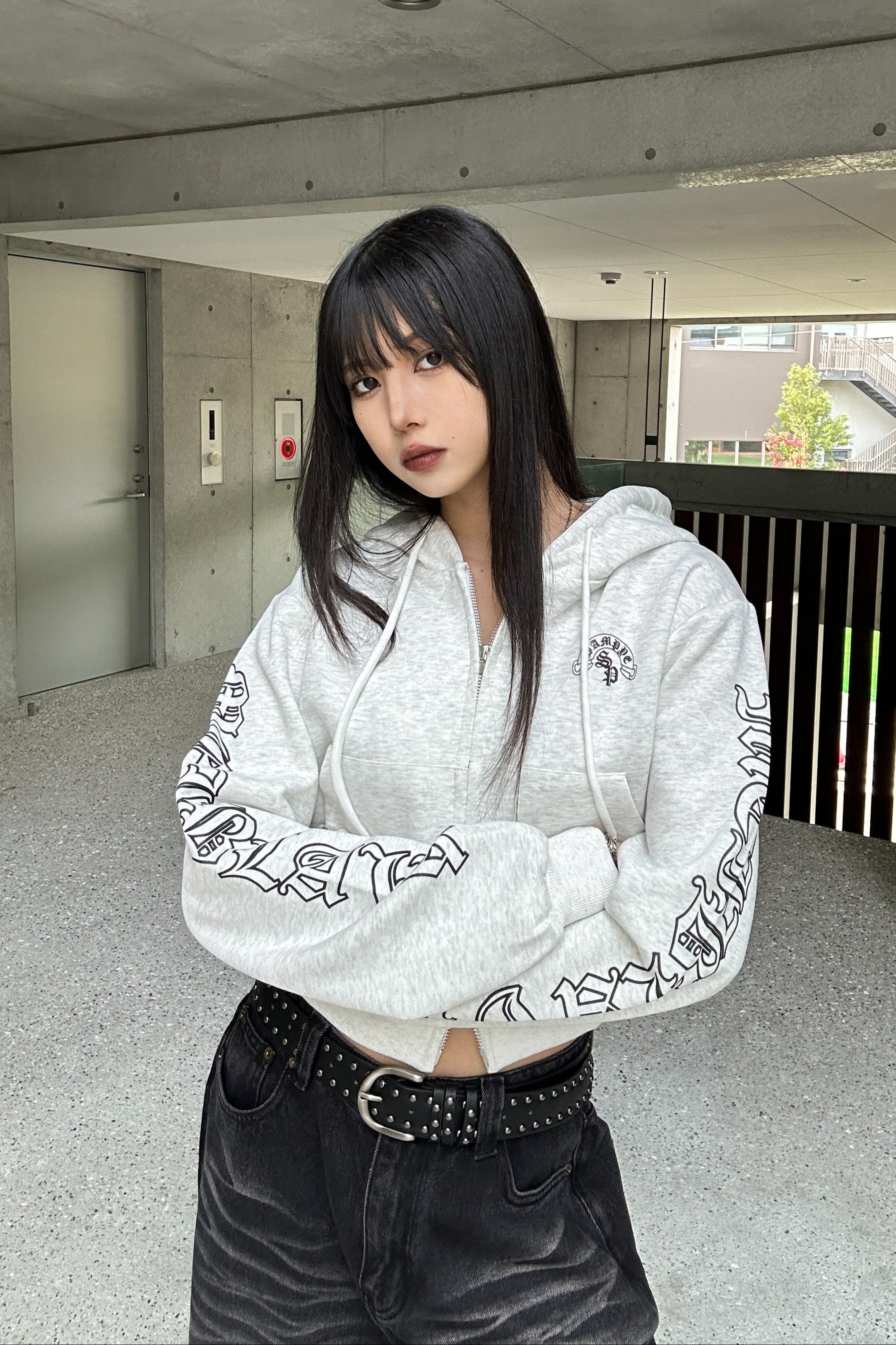Arch Design Lettering Cropped Hoodie KSG21041