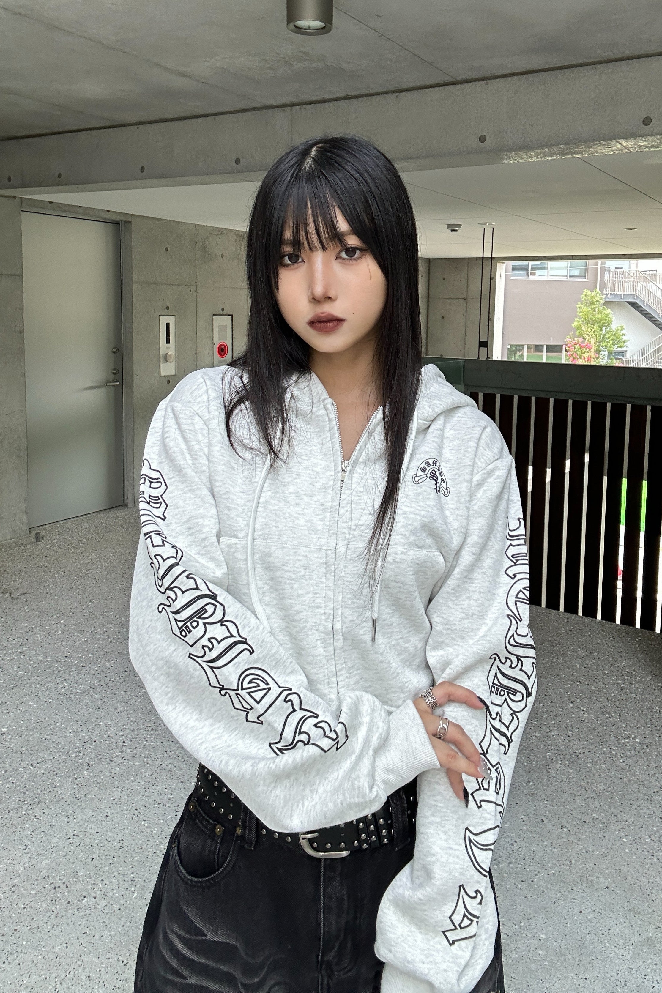 Arch Design Lettering Cropped Hoodie KSG21041
