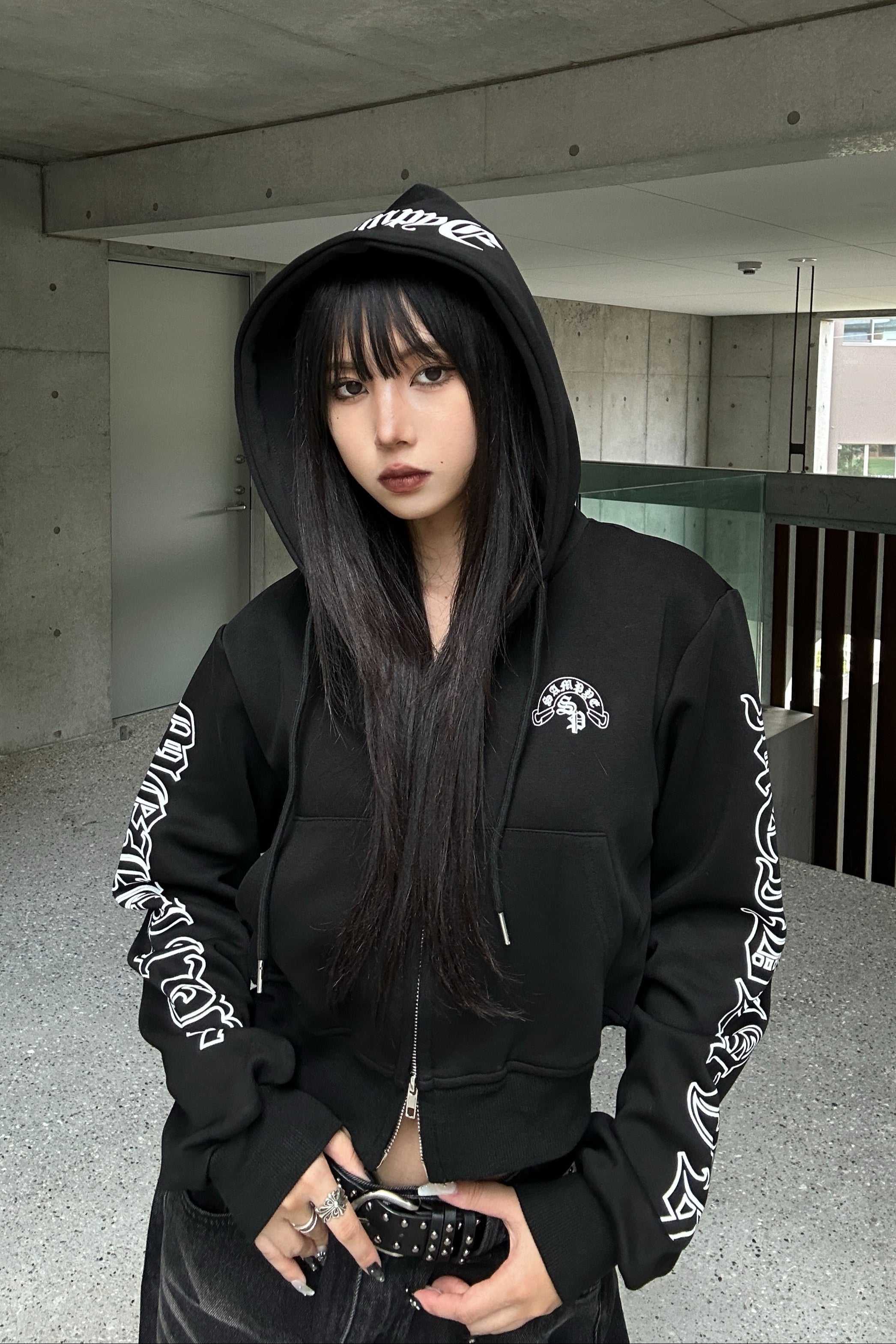 Arch Design Lettering Cropped Hoodie KSG21041