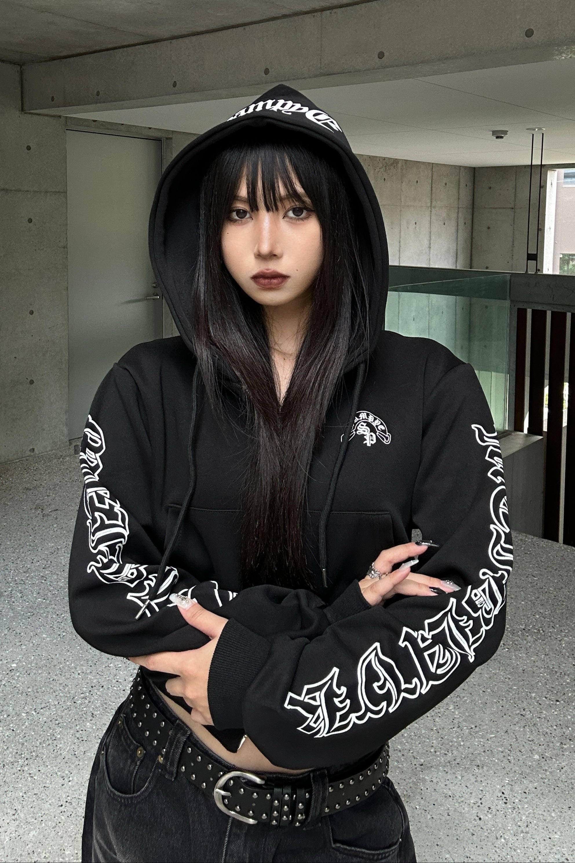 Arch Design Lettering Cropped Hoodie KSG21041