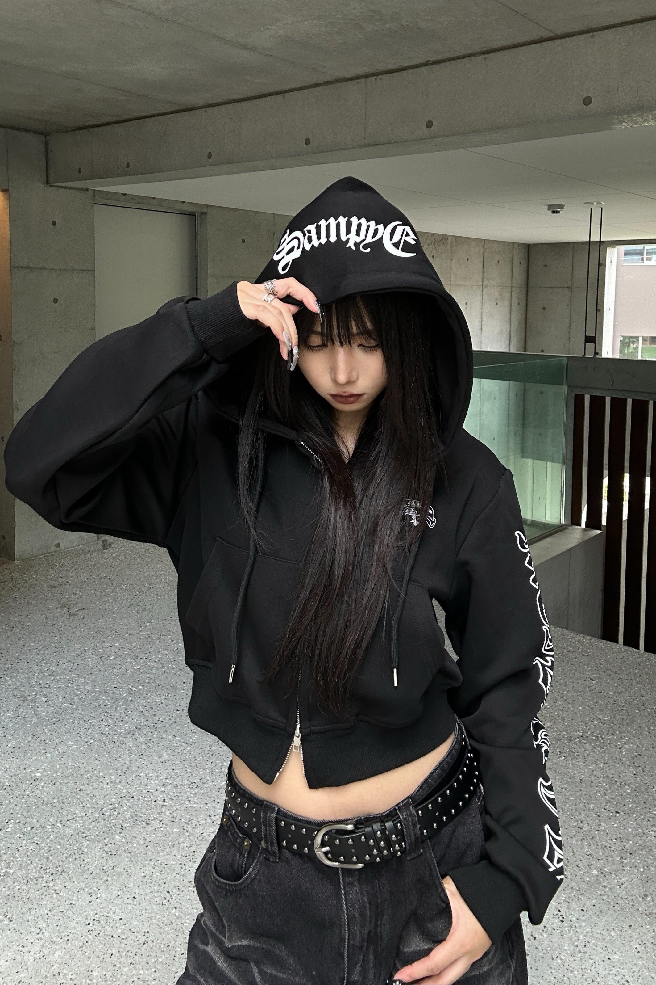 Arch Design Lettering Cropped Hoodie KSG21041