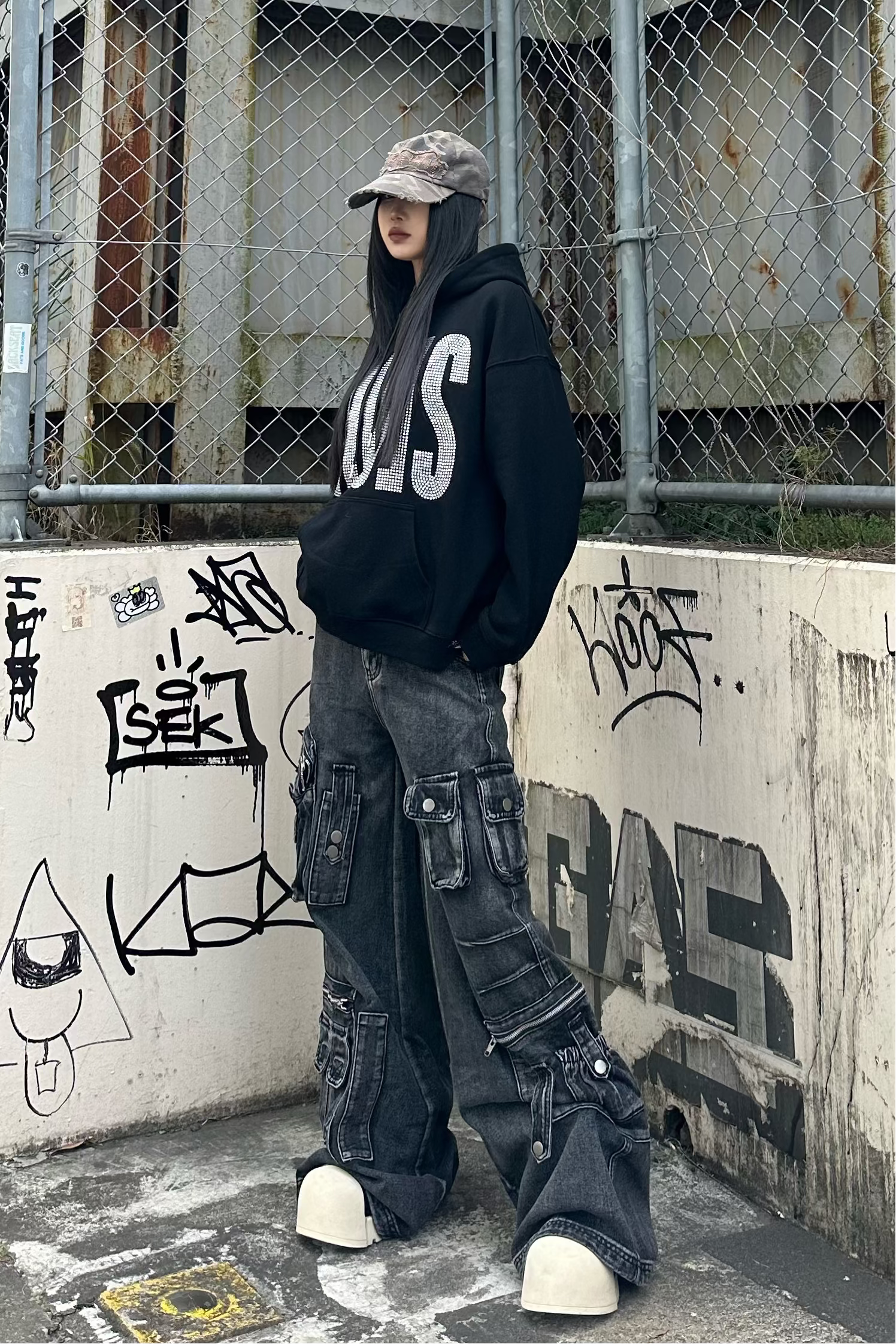 ビッグロゴラインストーンパーカー KSG21183