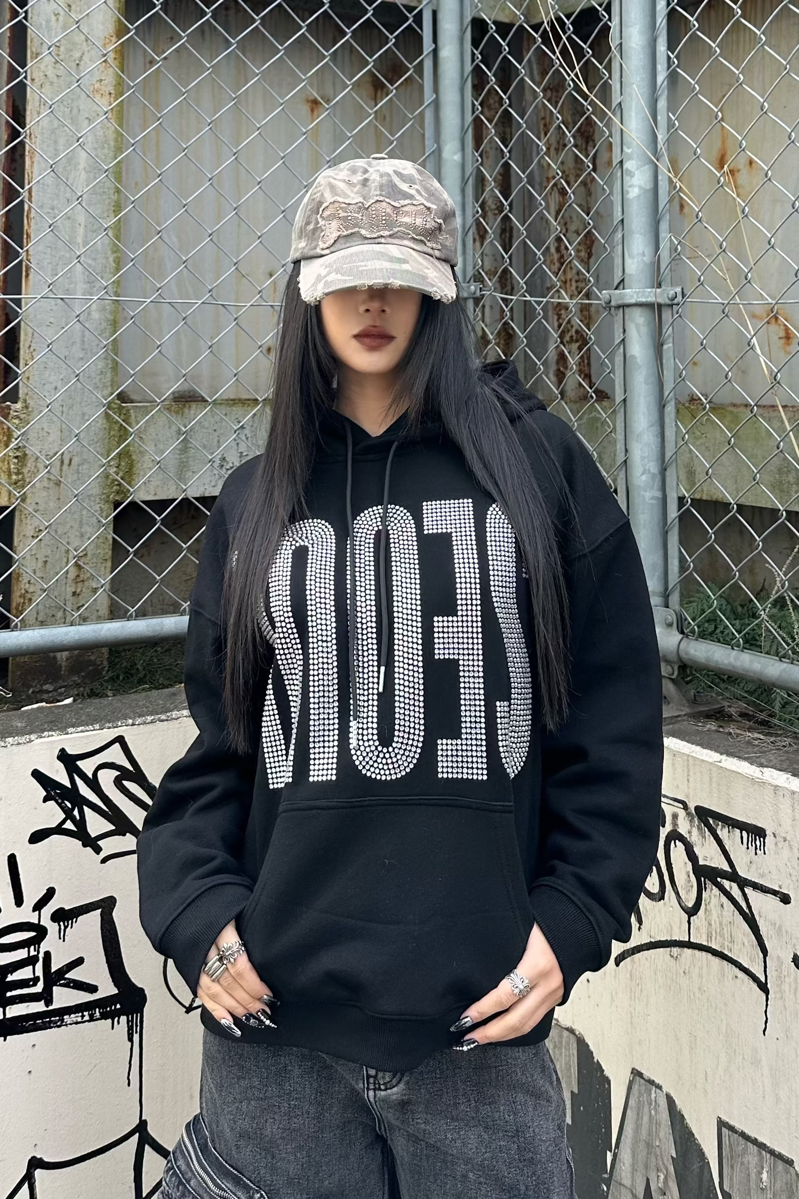 ビッグロゴラインストーンパーカー KSG21183